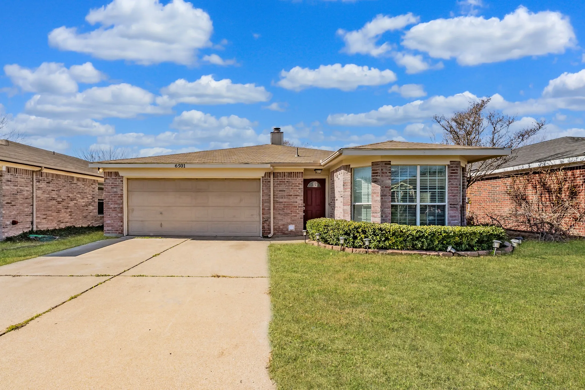 Single Family Residence For Sale in Tarrant County , 6501 Riverwater Trail, Fort Worth, Texas 76179, 3 Bedroom, 2 Bathroom, 2 Garage spaces, 1,330 Sqft, built in 1999, Preowned, mls#21201837, Real Estate Agent in Fort Worth, Homes For Sale in Tarrant county, Homes For Sale in Fort Worth, Realtor in Fort Worth Texas, Real Estate Brokerage Independent Realty Texas, Luminita Cordes Realtor