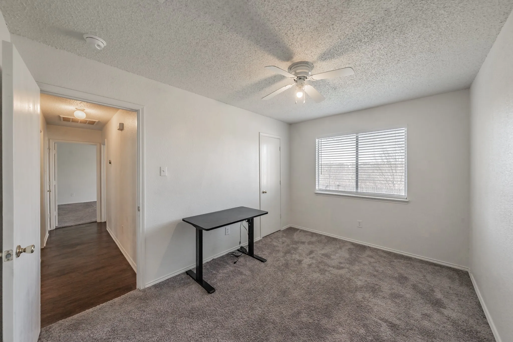 Single Family Residence For Sale in Tarrant County , 6501 Riverwater Trail, Fort Worth, Texas 76179, 3 Bedroom, 2 Bathroom, 2 Garage spaces, 1,330 Sqft, built in 1999, Preowned, mls#21201837, Real Estate Agent in Fort Worth, Homes For Sale in Tarrant county, Homes For Sale in Fort Worth, Realtor in Fort Worth Texas, Real Estate Brokerage Independent Realty Texas, Luminita Cordes Realtor