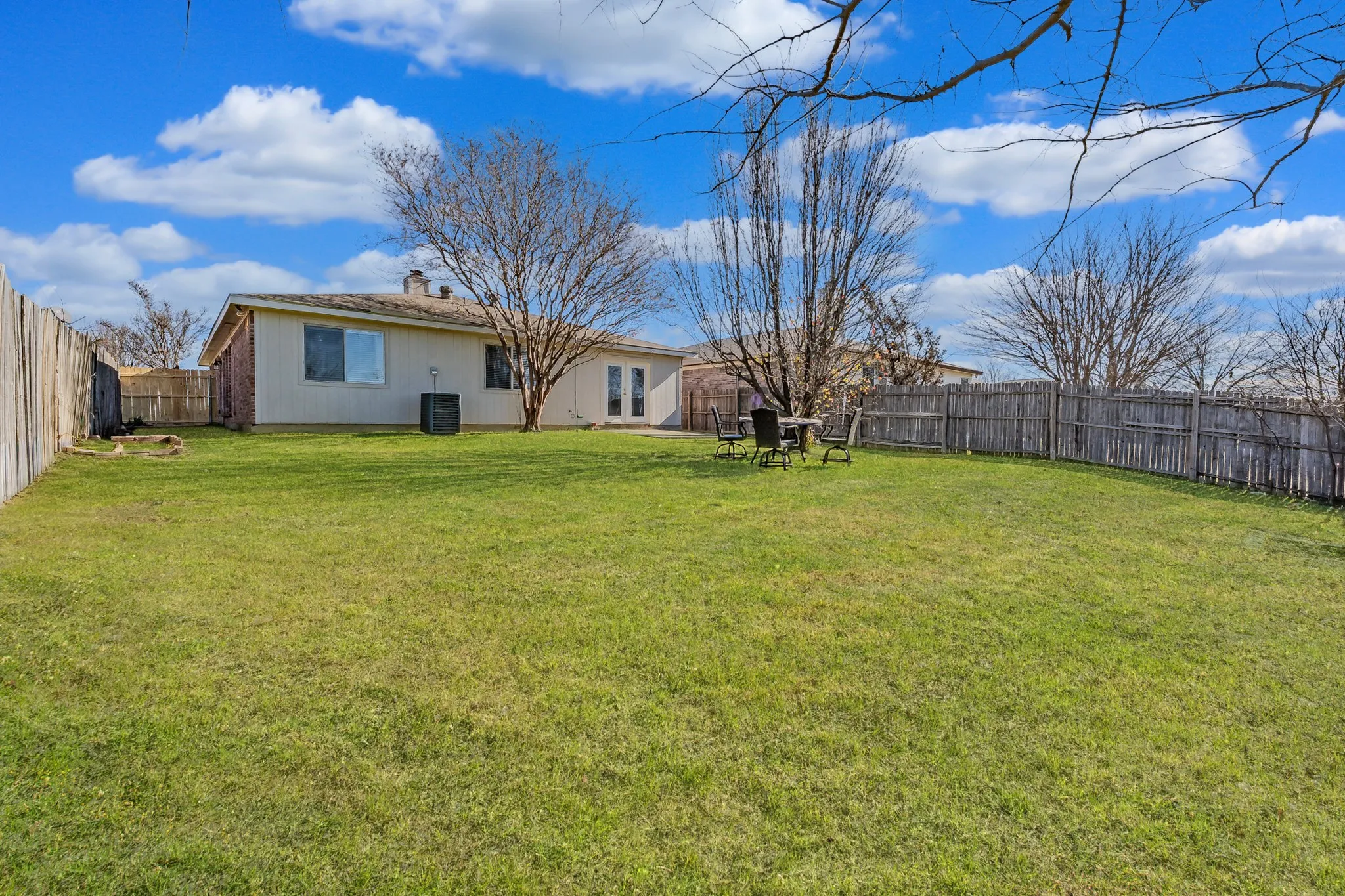 Single Family Residence For Sale in Tarrant County , 6501 Riverwater Trail, Fort Worth, Texas 76179, 3 Bedroom, 2 Bathroom, 2 Garage spaces, 1,330 Sqft, built in 1999, Preowned, mls#21201837, Real Estate Agent in Fort Worth, Homes For Sale in Tarrant county, Homes For Sale in Fort Worth, Realtor in Fort Worth Texas, Real Estate Brokerage Independent Realty Texas, Luminita Cordes Realtor