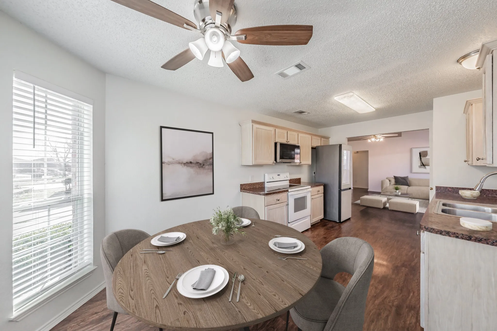 Single Family Residence For Sale in Tarrant County , 6501 Riverwater Trail, Fort Worth, Texas 76179, 3 Bedroom, 2 Bathroom, 2 Garage spaces, 1,330 Sqft, built in 1999, Preowned, mls#21201837, Real Estate Agent in Fort Worth, Homes For Sale in Tarrant county, Homes For Sale in Fort Worth, Realtor in Fort Worth Texas, Real Estate Brokerage Independent Realty Texas, Luminita Cordes Realtor