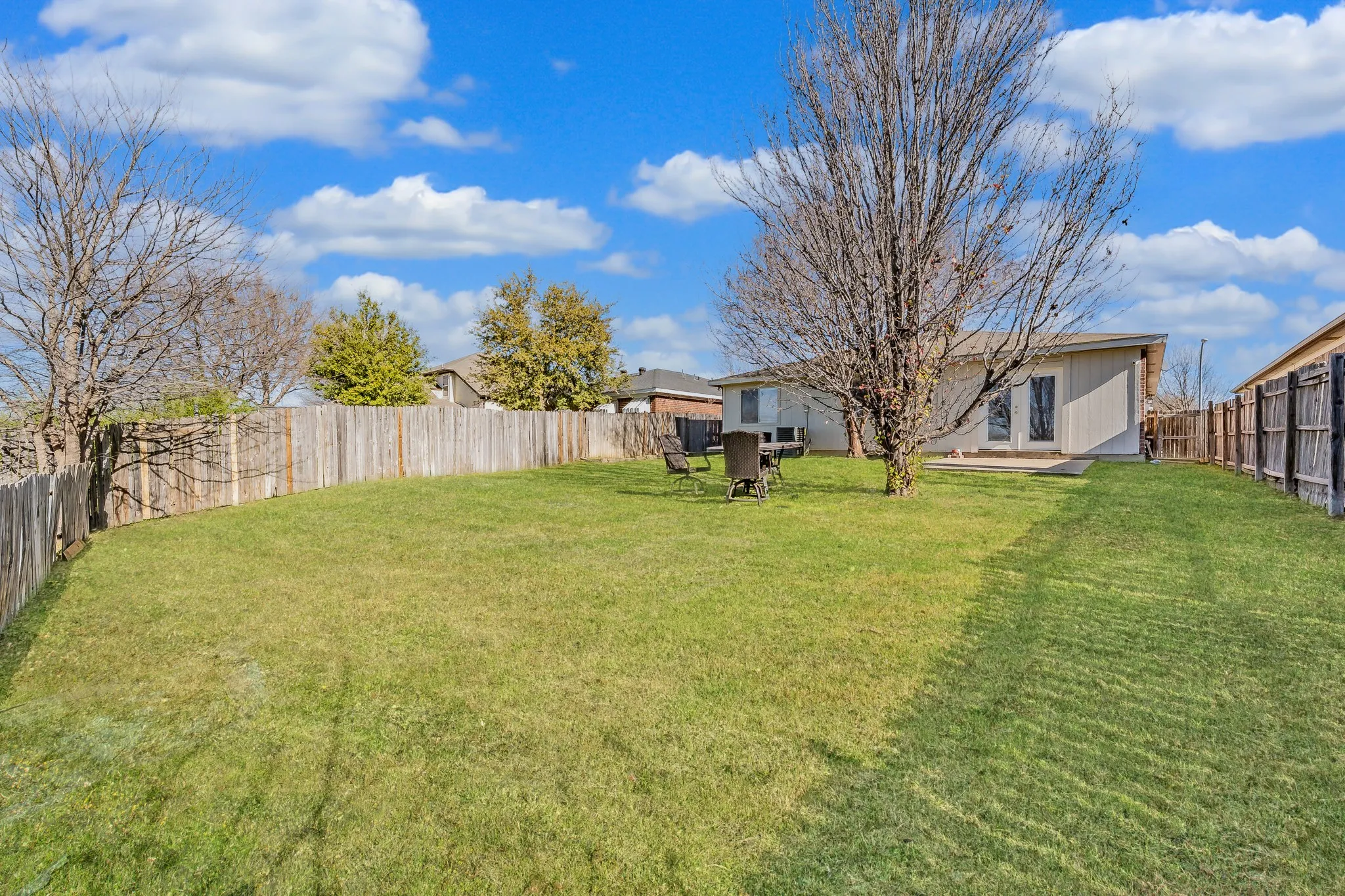 Single Family Residence For Sale in Tarrant County , 6501 Riverwater Trail, Fort Worth, Texas 76179, 3 Bedroom, 2 Bathroom, 2 Garage spaces, 1,330 Sqft, built in 1999, Preowned, mls#21201837, Real Estate Agent in Fort Worth, Homes For Sale in Tarrant county, Homes For Sale in Fort Worth, Realtor in Fort Worth Texas, Real Estate Brokerage Independent Realty Texas, Luminita Cordes Realtor