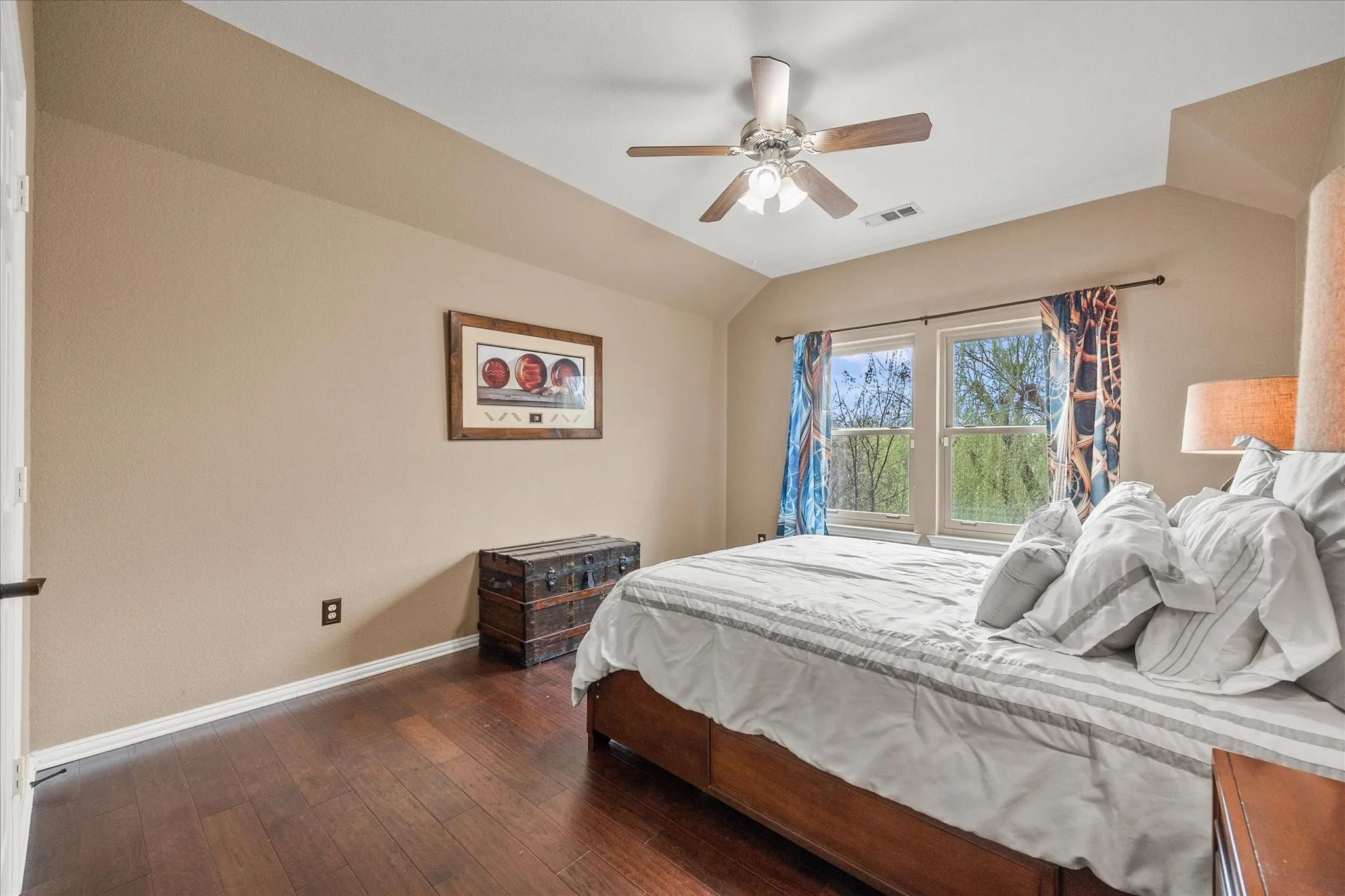 Single Family Residence For Sale in Rockwall County , 1561 Coastal Drive, Rockwall, Texas 75087, 4 Bedroom, 3 Bathroom, 2 Garage spaces, 3,061 Sqft, built in 2004, Preowned, mls#21201842, Real Estate Agent in Rockwall, Homes For Sale in Rockwall county, Homes For Sale in Rockwall, Realtor in Rockwall Texas, Real Estate Brokerage Independent Realty Texas, Luminita Cordes Realtor