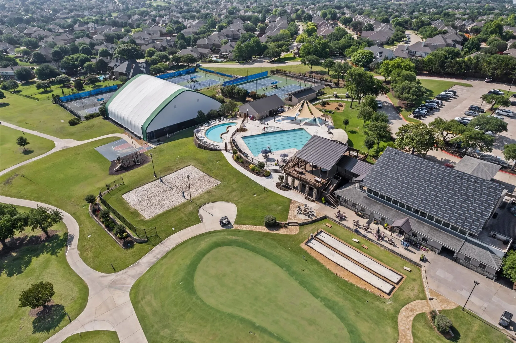 Single Family Residence For Sale in Rockwall County , 1561 Coastal Drive, Rockwall, Texas 75087, 4 Bedroom, 3 Bathroom, 2 Garage spaces, 3,061 Sqft, built in 2004, Preowned, mls#21201842, Real Estate Agent in Rockwall, Homes For Sale in Rockwall county, Homes For Sale in Rockwall, Realtor in Rockwall Texas, Real Estate Brokerage Independent Realty Texas, Luminita Cordes Realtor