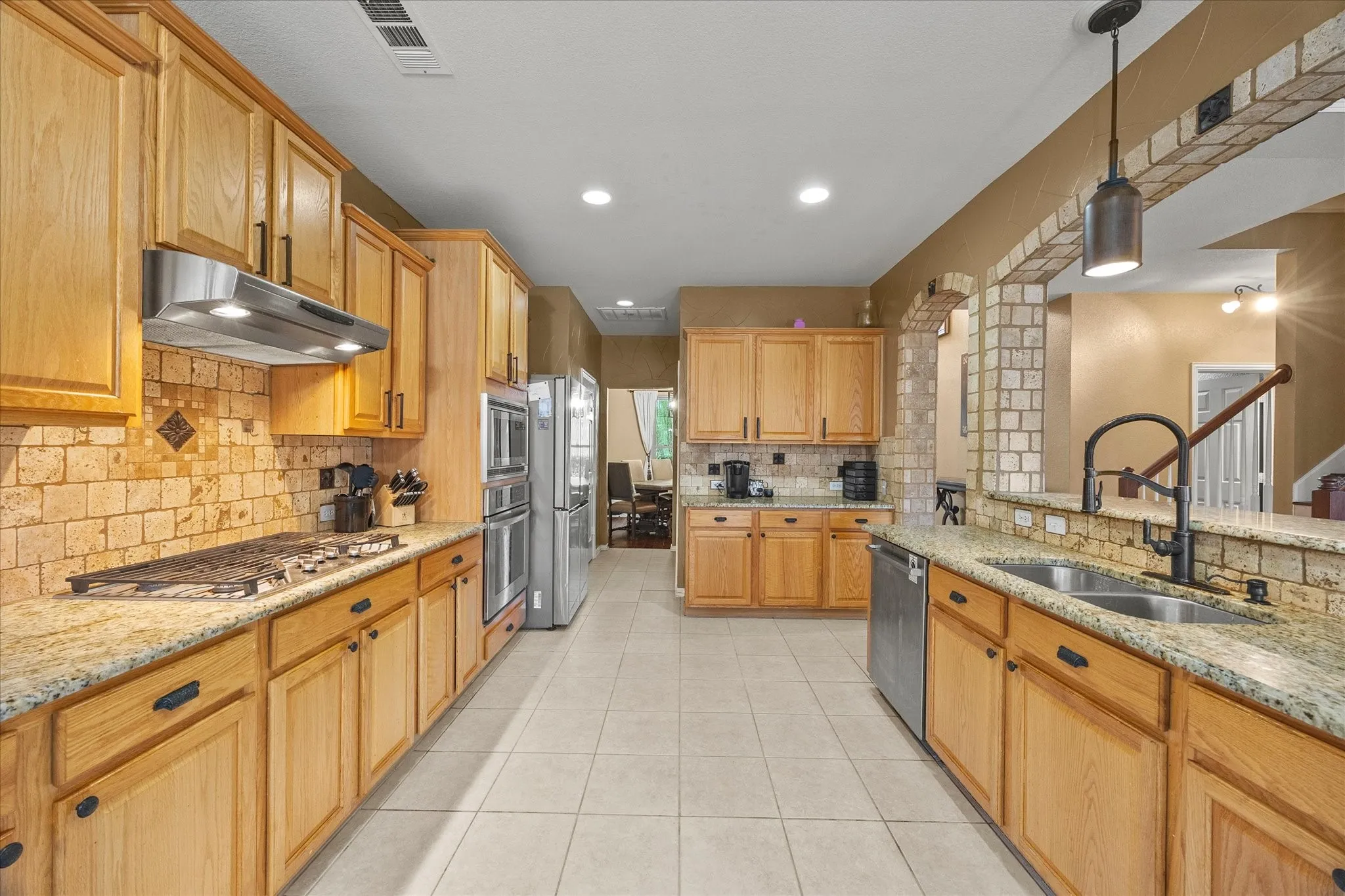 Single Family Residence For Sale in Rockwall County , 1561 Coastal Drive, Rockwall, Texas 75087, 4 Bedroom, 3 Bathroom, 2 Garage spaces, 3,061 Sqft, built in 2004, Preowned, mls#21201842, Real Estate Agent in Rockwall, Homes For Sale in Rockwall county, Homes For Sale in Rockwall, Realtor in Rockwall Texas, Real Estate Brokerage Independent Realty Texas, Luminita Cordes Realtor