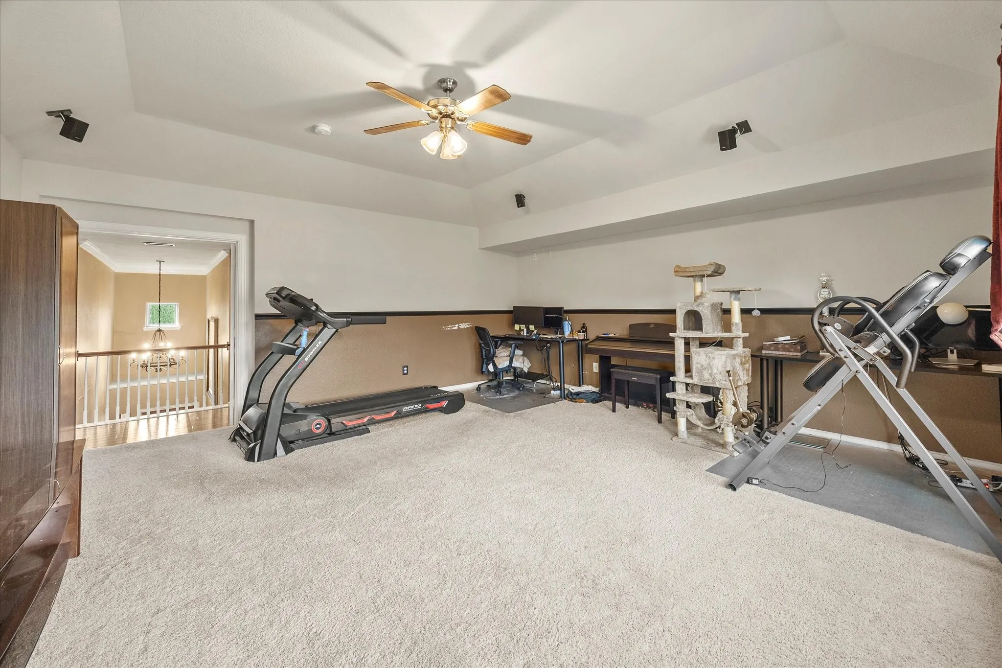 Single Family Residence For Sale in Rockwall County , 1561 Coastal Drive, Rockwall, Texas 75087, 4 Bedroom, 3 Bathroom, 2 Garage spaces, 3,061 Sqft, built in 2004, Preowned, mls#21201842, Real Estate Agent in Rockwall, Homes For Sale in Rockwall county, Homes For Sale in Rockwall, Realtor in Rockwall Texas, Real Estate Brokerage Independent Realty Texas, Luminita Cordes Realtor