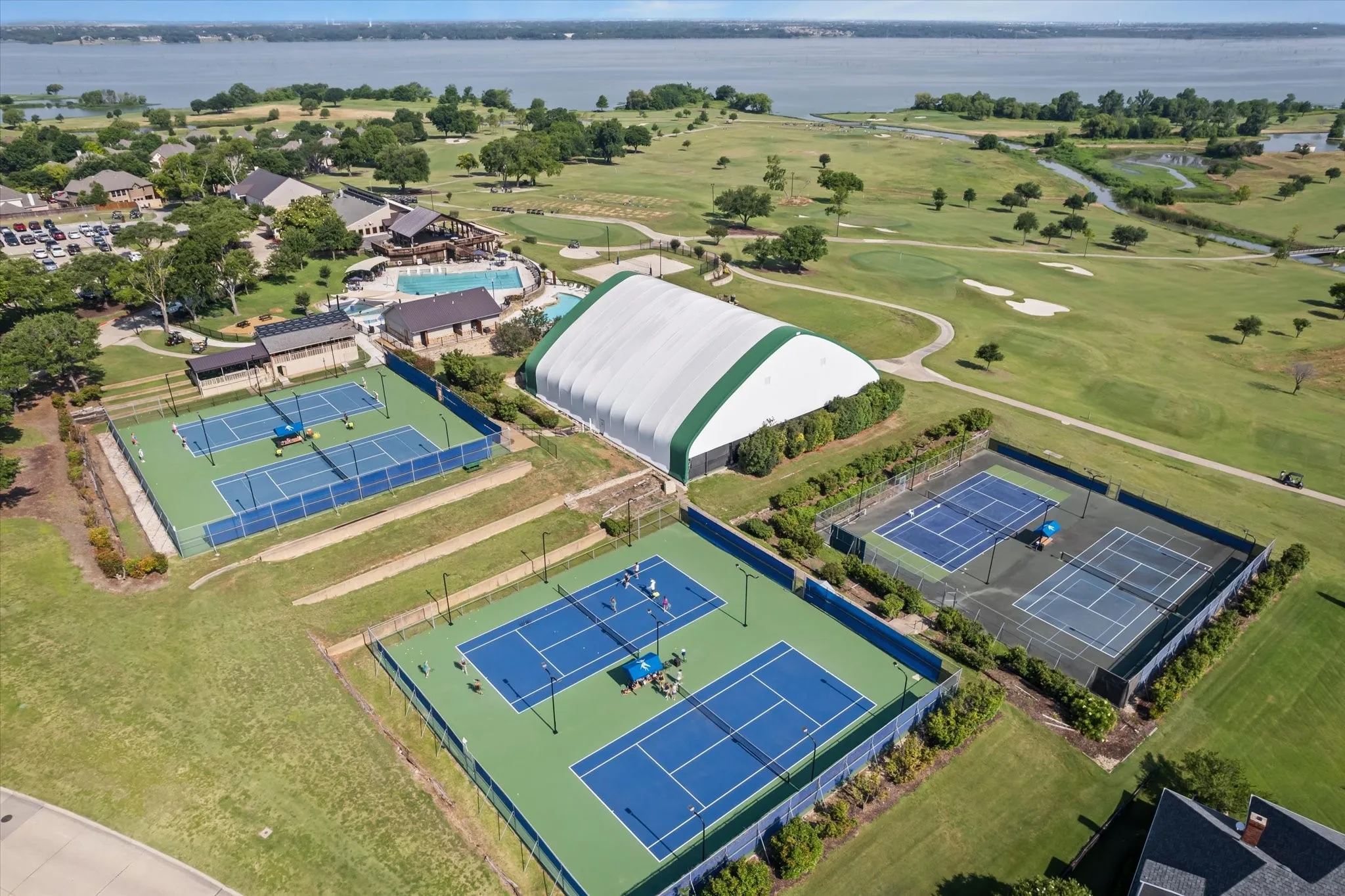 Single Family Residence For Sale in Rockwall County , 1561 Coastal Drive, Rockwall, Texas 75087, 4 Bedroom, 3 Bathroom, 2 Garage spaces, 3,061 Sqft, built in 2004, Preowned, mls#21201842, Real Estate Agent in Rockwall, Homes For Sale in Rockwall county, Homes For Sale in Rockwall, Realtor in Rockwall Texas, Real Estate Brokerage Independent Realty Texas, Luminita Cordes Realtor