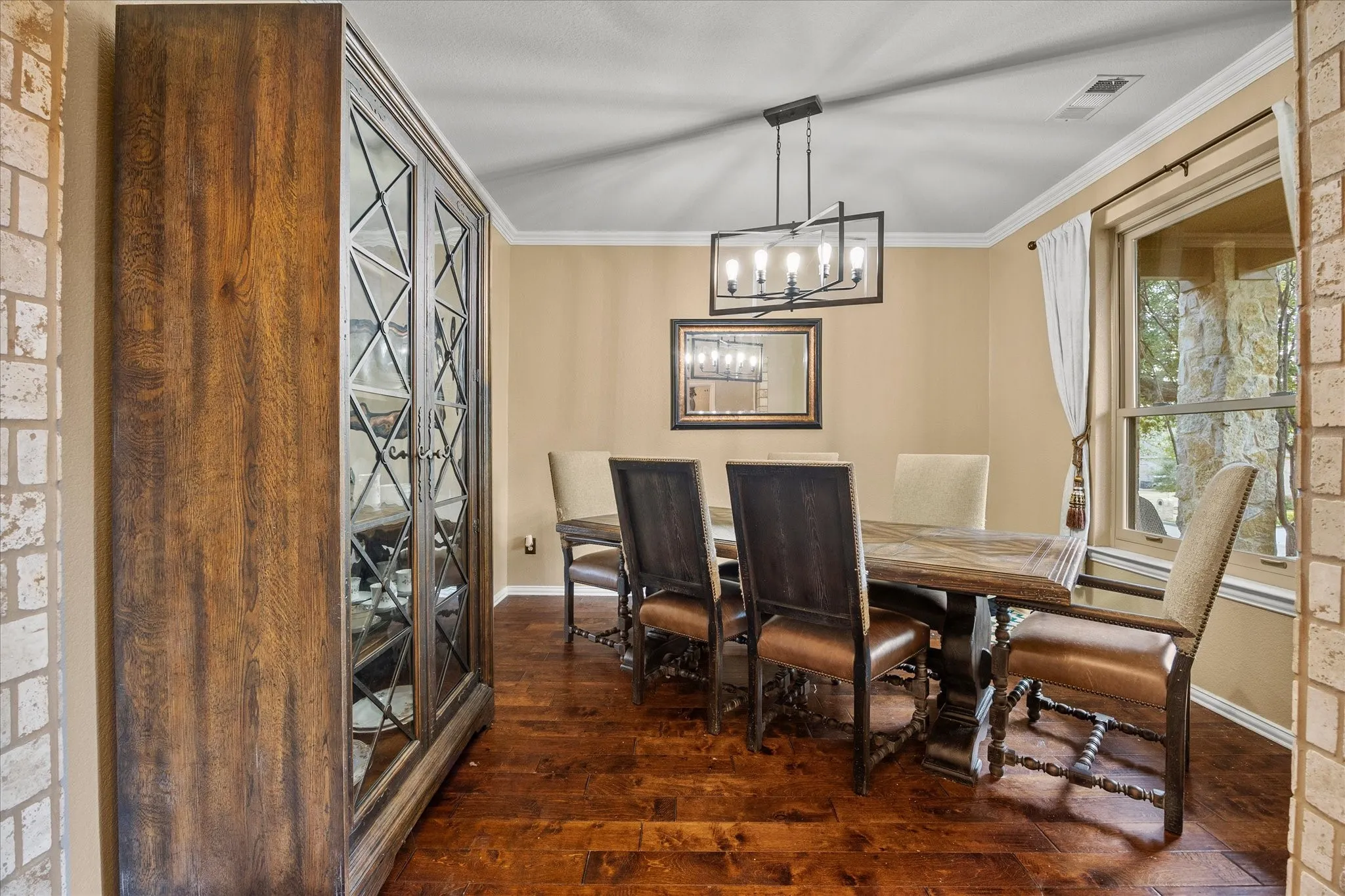 Single Family Residence For Sale in Rockwall County , 1561 Coastal Drive, Rockwall, Texas 75087, 4 Bedroom, 3 Bathroom, 2 Garage spaces, 3,061 Sqft, built in 2004, Preowned, mls#21201842, Real Estate Agent in Rockwall, Homes For Sale in Rockwall county, Homes For Sale in Rockwall, Realtor in Rockwall Texas, Real Estate Brokerage Independent Realty Texas, Luminita Cordes Realtor