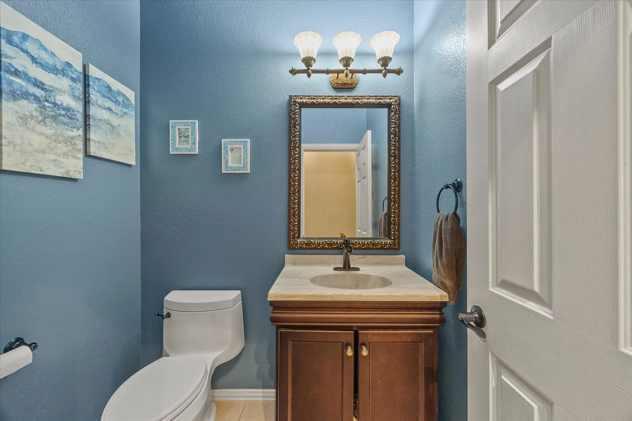 Single Family Residence For Sale in Rockwall County , 1561 Coastal Drive, Rockwall, Texas 75087, 4 Bedroom, 3 Bathroom, 2 Garage spaces, 3,061 Sqft, built in 2004, Preowned, mls#21201842, Real Estate Agent in Rockwall, Homes For Sale in Rockwall county, Homes For Sale in Rockwall, Realtor in Rockwall Texas, Real Estate Brokerage Independent Realty Texas, Luminita Cordes Realtor