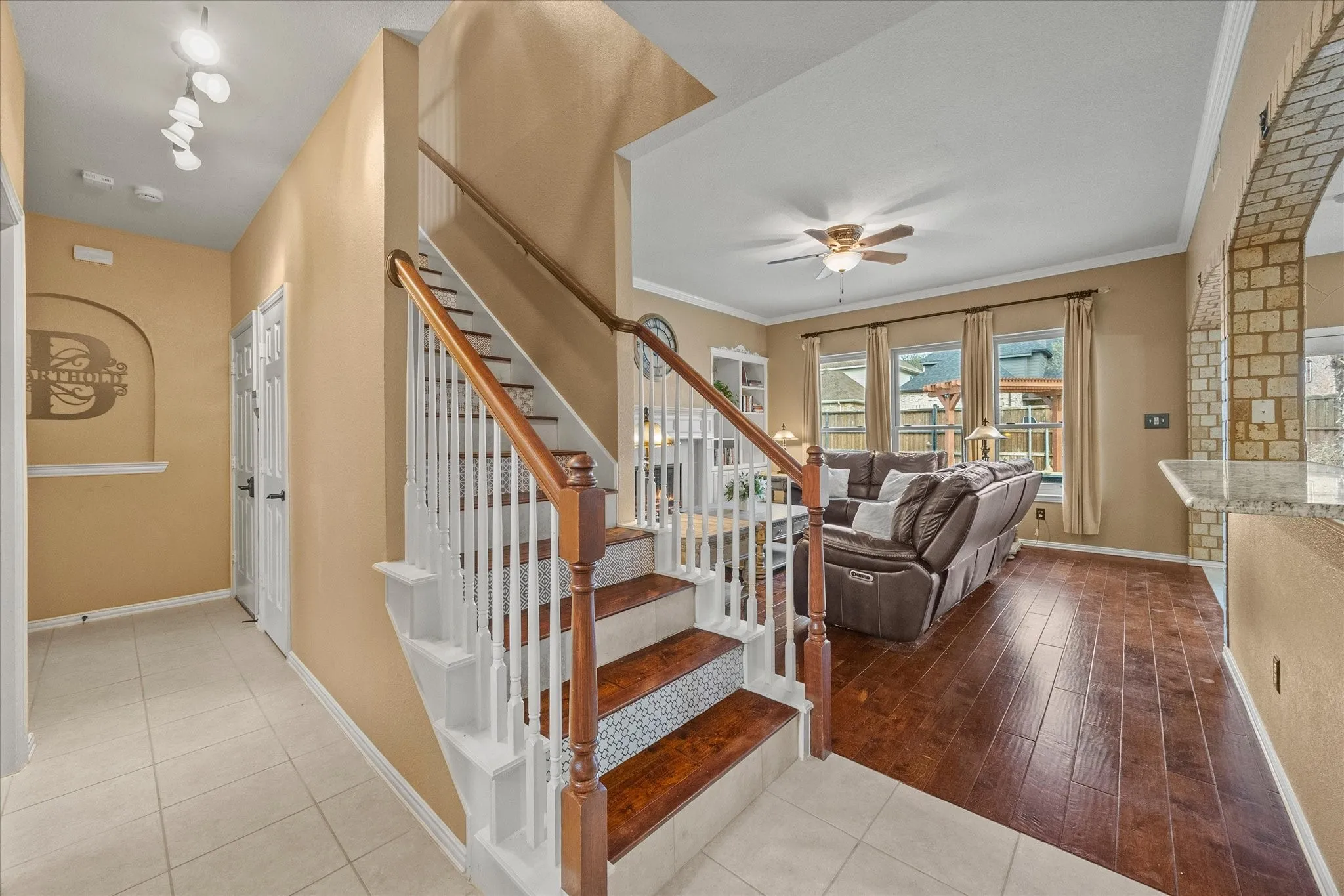 Single Family Residence For Sale in Rockwall County , 1561 Coastal Drive, Rockwall, Texas 75087, 4 Bedroom, 3 Bathroom, 2 Garage spaces, 3,061 Sqft, built in 2004, Preowned, mls#21201842, Real Estate Agent in Rockwall, Homes For Sale in Rockwall county, Homes For Sale in Rockwall, Realtor in Rockwall Texas, Real Estate Brokerage Independent Realty Texas, Luminita Cordes Realtor