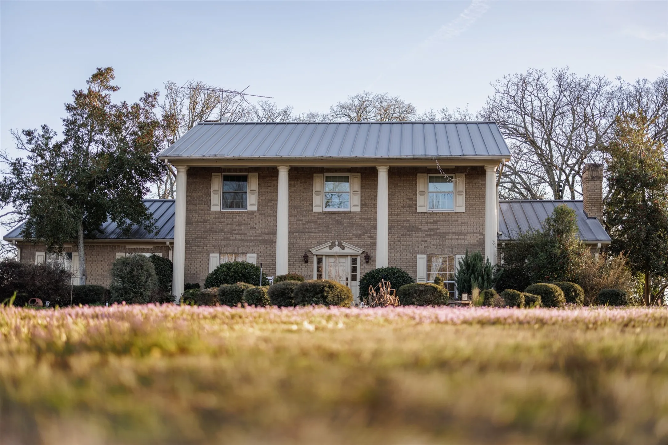 Farm For Sale in Hunt County , 6569 Fm 2947, Quinlan, Texas 75474, 4 Bedroom, 4 Bathroom, 2 Garage spaces, 3,144 Sqft, built in 1986, Price $1,479,999, mls#21186888, Real Estate Agent in Quinlan, Homes For Sale in Hunt county, Homes For Sale in Quinlan, Realtor in Quinlan Texas, Real Estate Brokerage Independent Realty Texas, Luminita Cordes Realtor