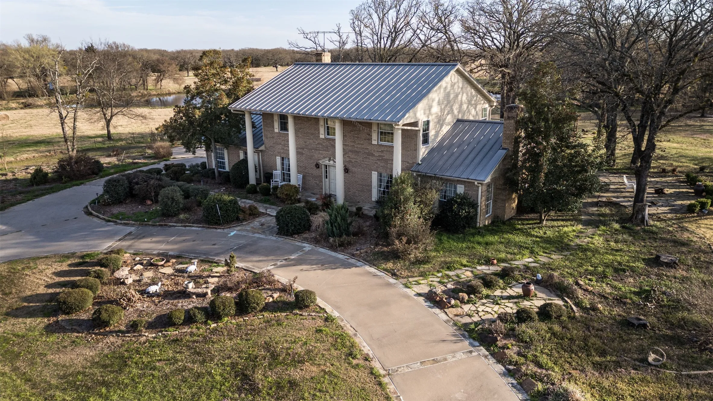 Farm For Sale in Hunt County , 6569 Fm 2947, Quinlan, Texas 75474, 4 Bedroom, 4 Bathroom, 2 Garage spaces, 3,144 Sqft, built in 1986, Price $1,479,999, mls#21186888, Real Estate Agent in Quinlan, Homes For Sale in Hunt county, Homes For Sale in Quinlan, Realtor in Quinlan Texas, Real Estate Brokerage Independent Realty Texas, Luminita Cordes Realtor