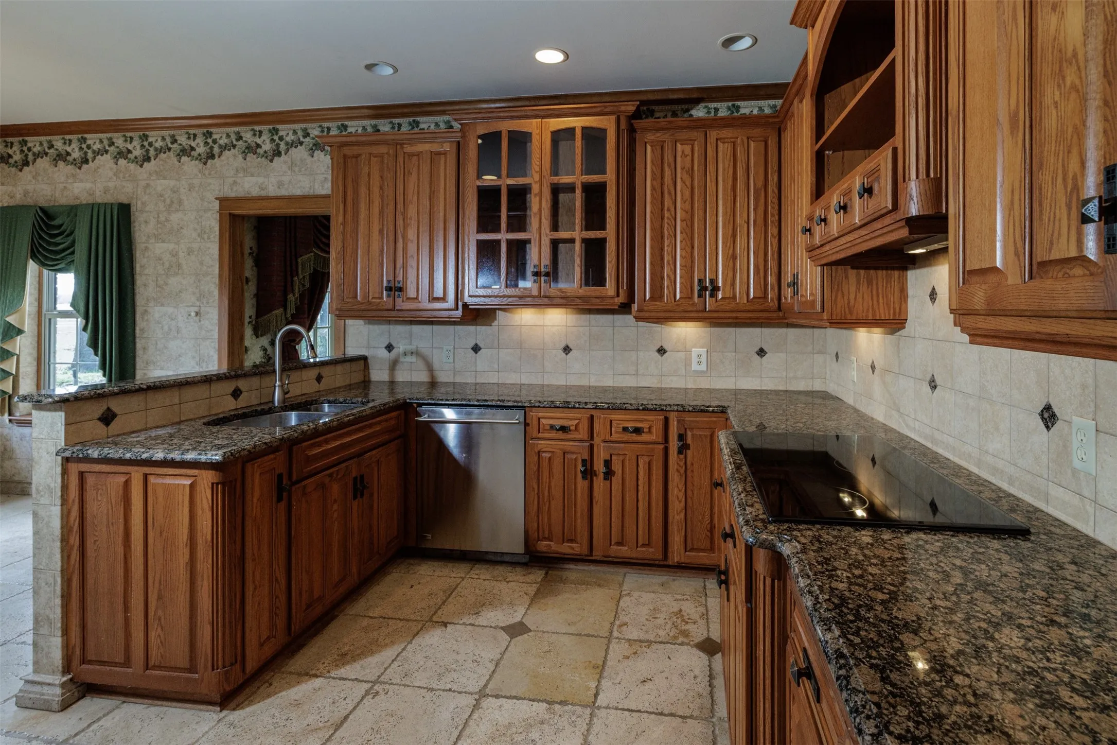 Farm For Sale in Hunt County , 6569 Fm 2947, Quinlan, Texas 75474, 4 Bedroom, 4 Bathroom, 2 Garage spaces, 3,144 Sqft, built in 1986, Price $1,479,999, mls#21186888, Real Estate Agent in Quinlan, Homes For Sale in Hunt county, Homes For Sale in Quinlan, Realtor in Quinlan Texas, Real Estate Brokerage Independent Realty Texas, Luminita Cordes Realtor