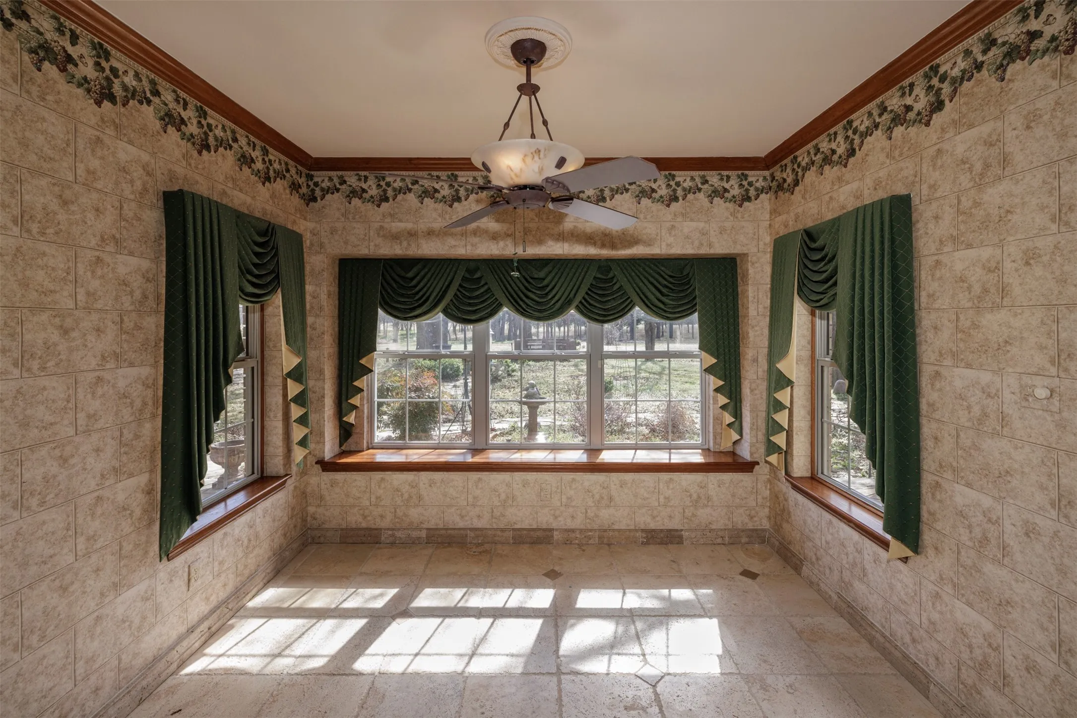 Farm For Sale in Hunt County , 6569 Fm 2947, Quinlan, Texas 75474, 4 Bedroom, 4 Bathroom, 2 Garage spaces, 3,144 Sqft, built in 1986, Price $1,479,999, mls#21186888, Real Estate Agent in Quinlan, Homes For Sale in Hunt county, Homes For Sale in Quinlan, Realtor in Quinlan Texas, Real Estate Brokerage Independent Realty Texas, Luminita Cordes Realtor