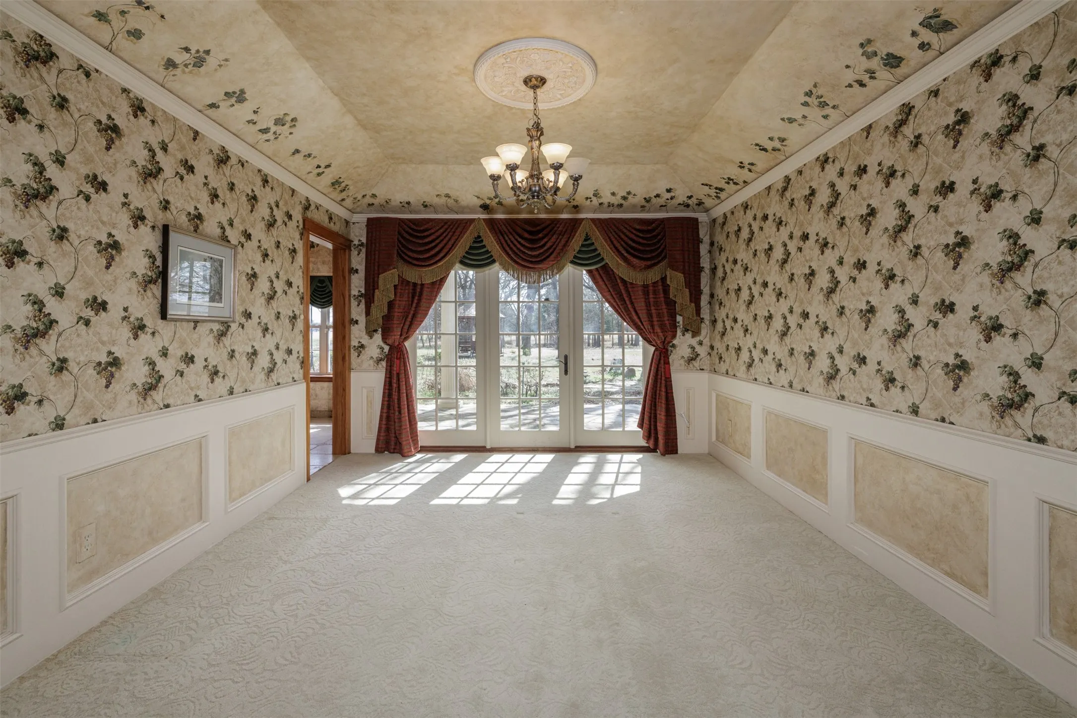 Farm For Sale in Hunt County , 6569 Fm 2947, Quinlan, Texas 75474, 4 Bedroom, 4 Bathroom, 2 Garage spaces, 3,144 Sqft, built in 1986, Price $1,479,999, mls#21186888, Real Estate Agent in Quinlan, Homes For Sale in Hunt county, Homes For Sale in Quinlan, Realtor in Quinlan Texas, Real Estate Brokerage Independent Realty Texas, Luminita Cordes Realtor