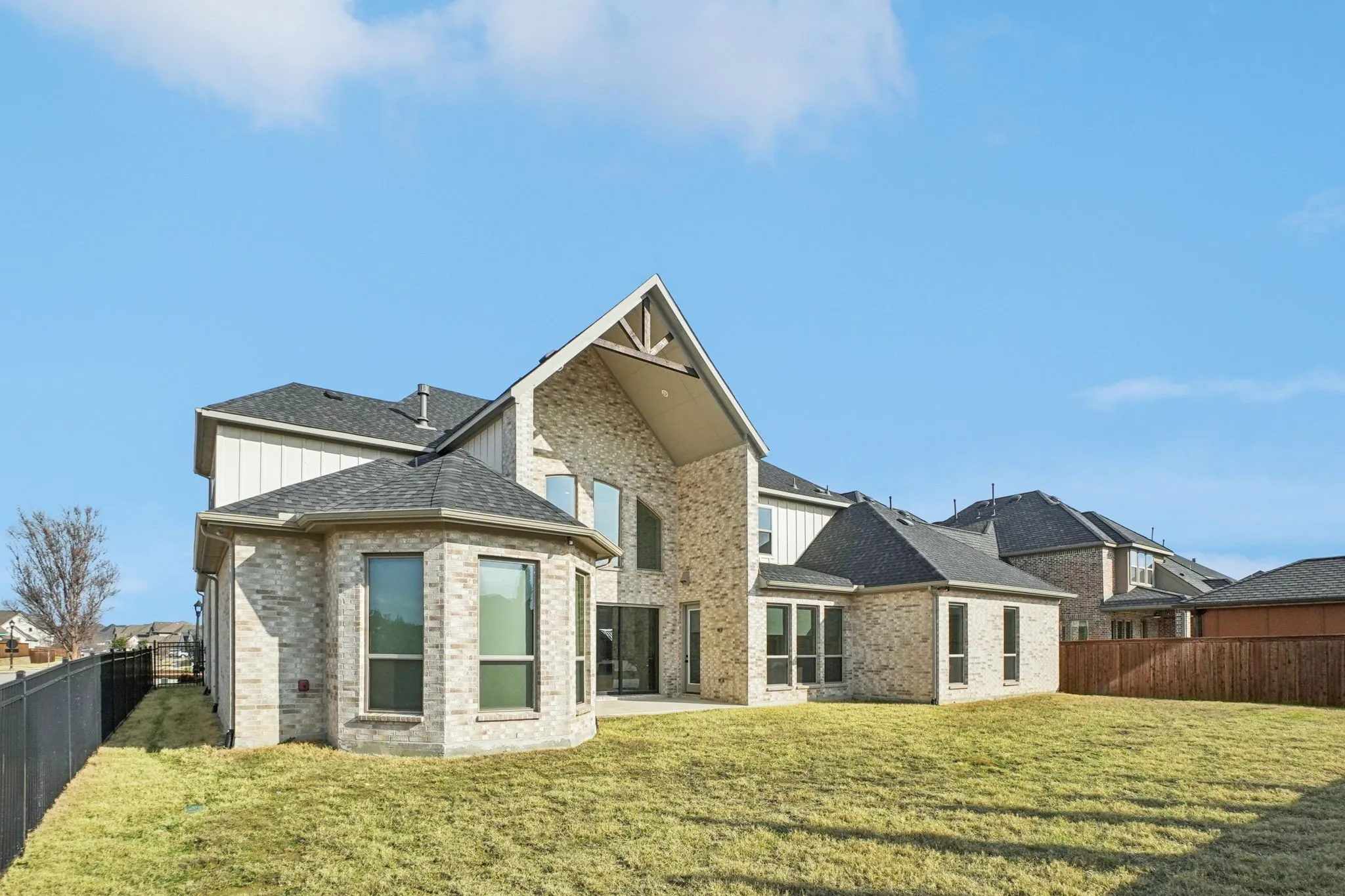 Single Family Residence For Sale in Collin County , 4101 Parkview Boulevard, Celina, Texas 75009, 5 Bedroom, 5 Bathroom, 3 Garage spaces, 4,380 Sqft, built in 2021, mls#21193841, Real Estate Agent in Celina, Homes For Sale in Collin county, Homes For Sale in Celina, Realtor in Celina Texas, Real Estate Brokerage Independent Realty Texas, Luminita Cordes Realtor