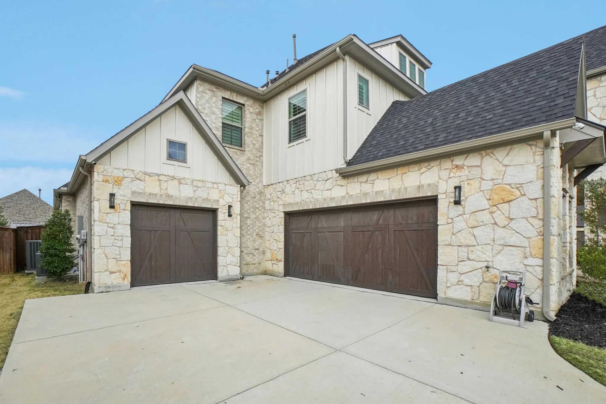 Single Family Residence For Sale in Collin County , 4101 Parkview Boulevard, Celina, Texas 75009, 5 Bedroom, 5 Bathroom, 3 Garage spaces, 4,380 Sqft, built in 2021, mls#21193841, Real Estate Agent in Celina, Homes For Sale in Collin county, Homes For Sale in Celina, Realtor in Celina Texas, Real Estate Brokerage Independent Realty Texas, Luminita Cordes Realtor