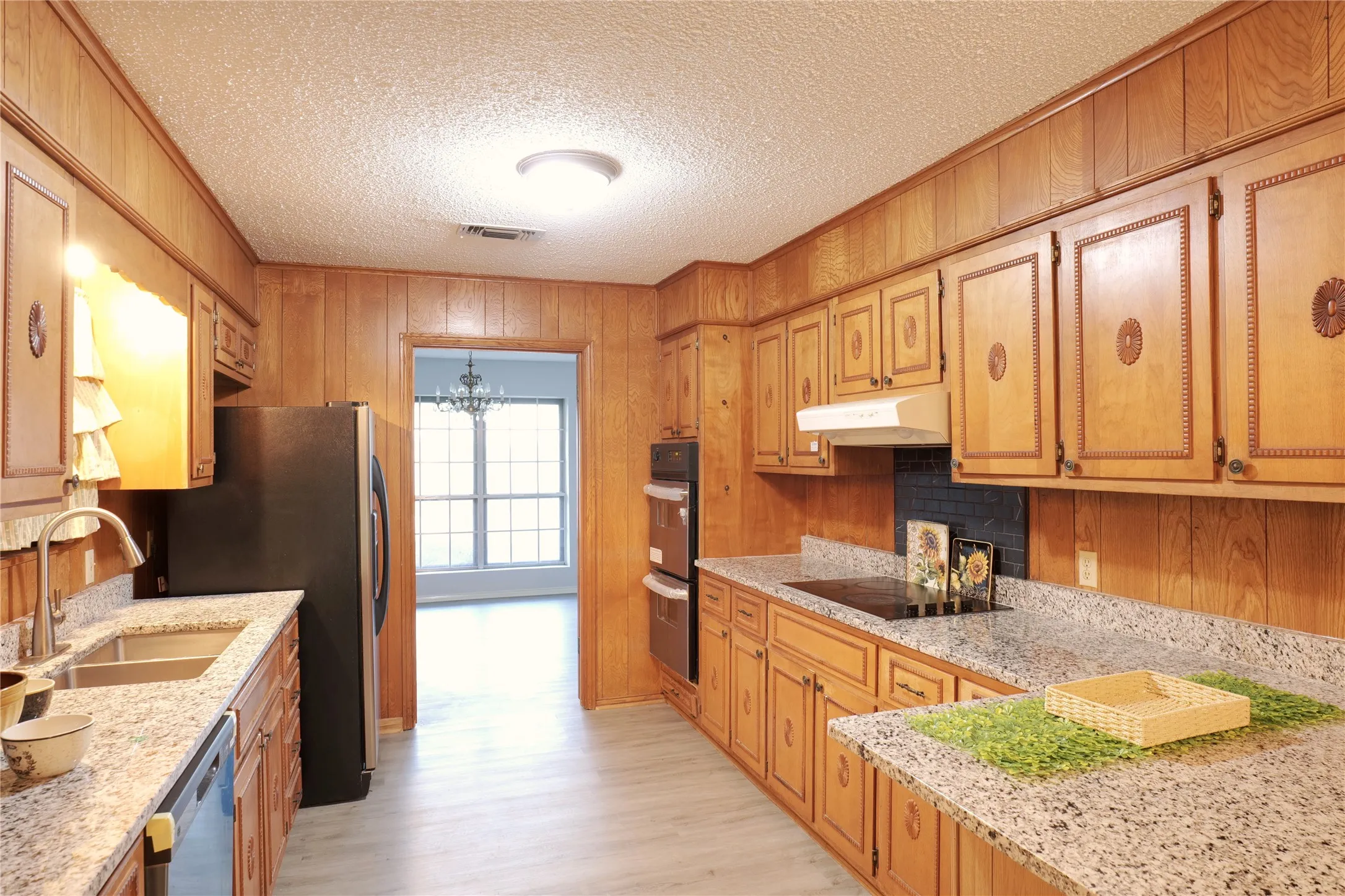 Single Family Residence For Sale in Hopkins County , 501 Como Street S, Sulphur Springs, Texas 75482, 4 Bedroom, 3 Bathroom, 2 Garage spaces, 2,371 Sqft, built in 1970, Preowned, mls#21193825, Real Estate Agent in Sulphur Springs, Homes For Sale in Hopkins county, Homes For Sale in Sulphur Springs, Realtor in Sulphur Springs Texas, Real Estate Brokerage Independent Realty Texas, Luminita Cordes Realtor