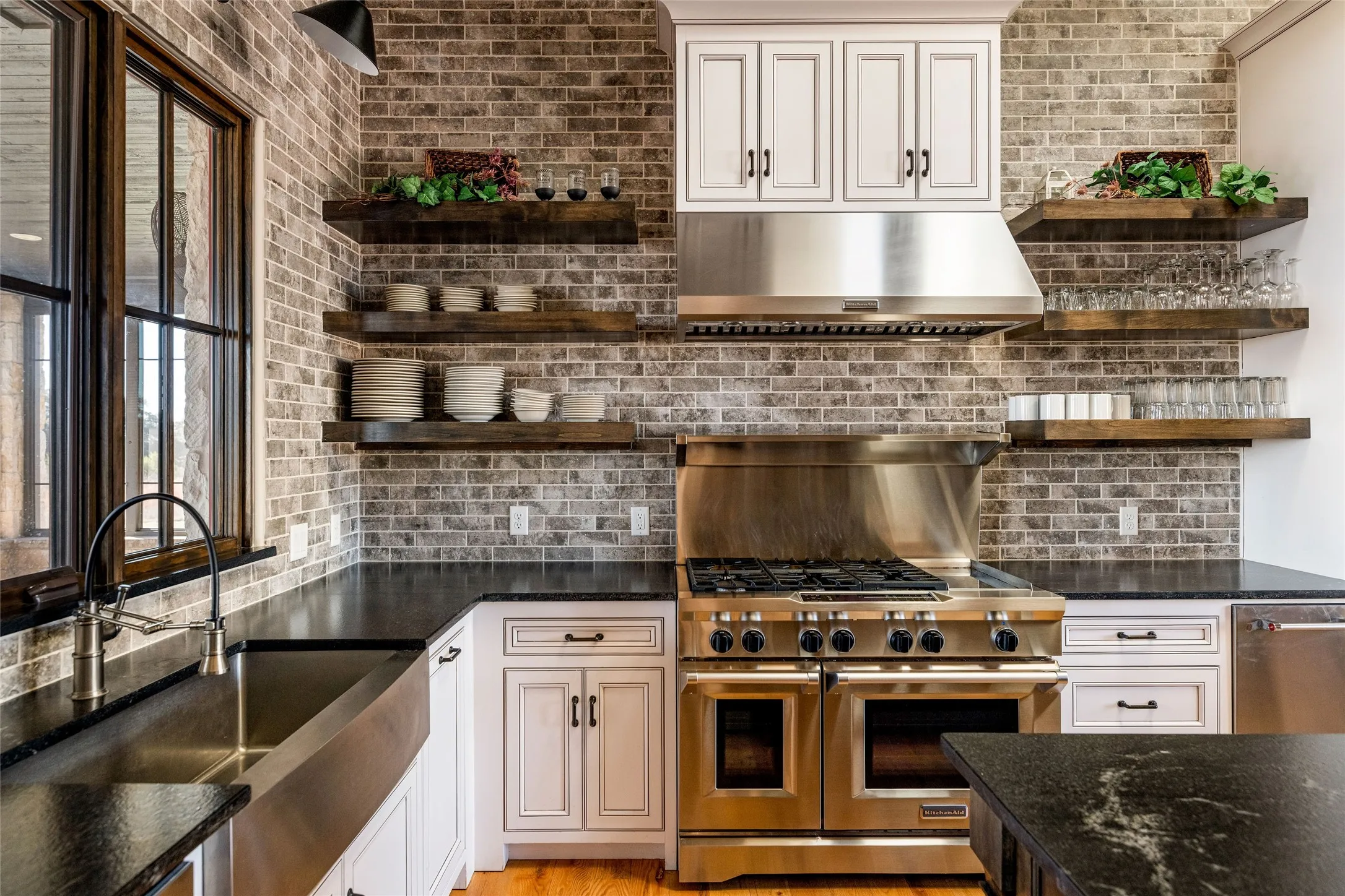 Single Family Residence For Sale in Somervell County , 1231 PR 21, Glen Rose, Texas 76690, 3 Bedroom, 4 Bathroom, 4 Garage spaces, 3,535 Sqft, built in 2018, Preowned, mls#21181368, Real Estate Agent in Glen Rose, Homes For Sale in Somervell county, Homes For Sale in Glen Rose, Realtor in Glen Rose Texas, Real Estate Brokerage Independent Realty Texas, Luminita Cordes Realtor
