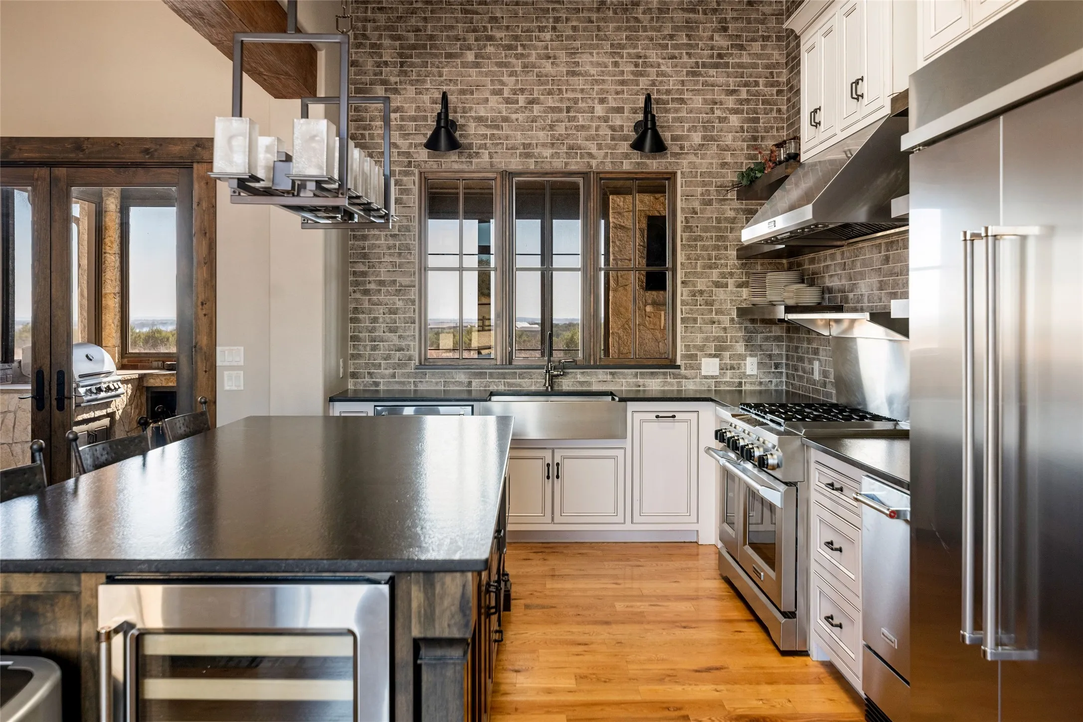 Single Family Residence For Sale in Somervell County , 1231 PR 21, Glen Rose, Texas 76690, 3 Bedroom, 4 Bathroom, 4 Garage spaces, 3,535 Sqft, built in 2018, Preowned, mls#21181368, Real Estate Agent in Glen Rose, Homes For Sale in Somervell county, Homes For Sale in Glen Rose, Realtor in Glen Rose Texas, Real Estate Brokerage Independent Realty Texas, Luminita Cordes Realtor