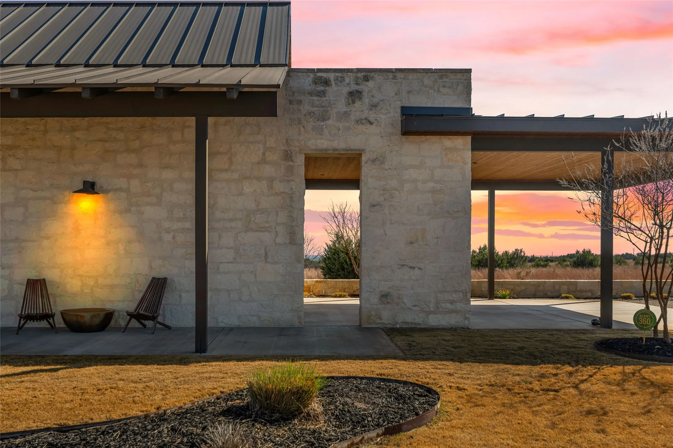 Single Family Residence For Sale in Somervell County , 1231 PR 21, Glen Rose, Texas 76690, 3 Bedroom, 4 Bathroom, 4 Garage spaces, 3,535 Sqft, built in 2018, Preowned, mls#21181368, Real Estate Agent in Glen Rose, Homes For Sale in Somervell county, Homes For Sale in Glen Rose, Realtor in Glen Rose Texas, Real Estate Brokerage Independent Realty Texas, Luminita Cordes Realtor