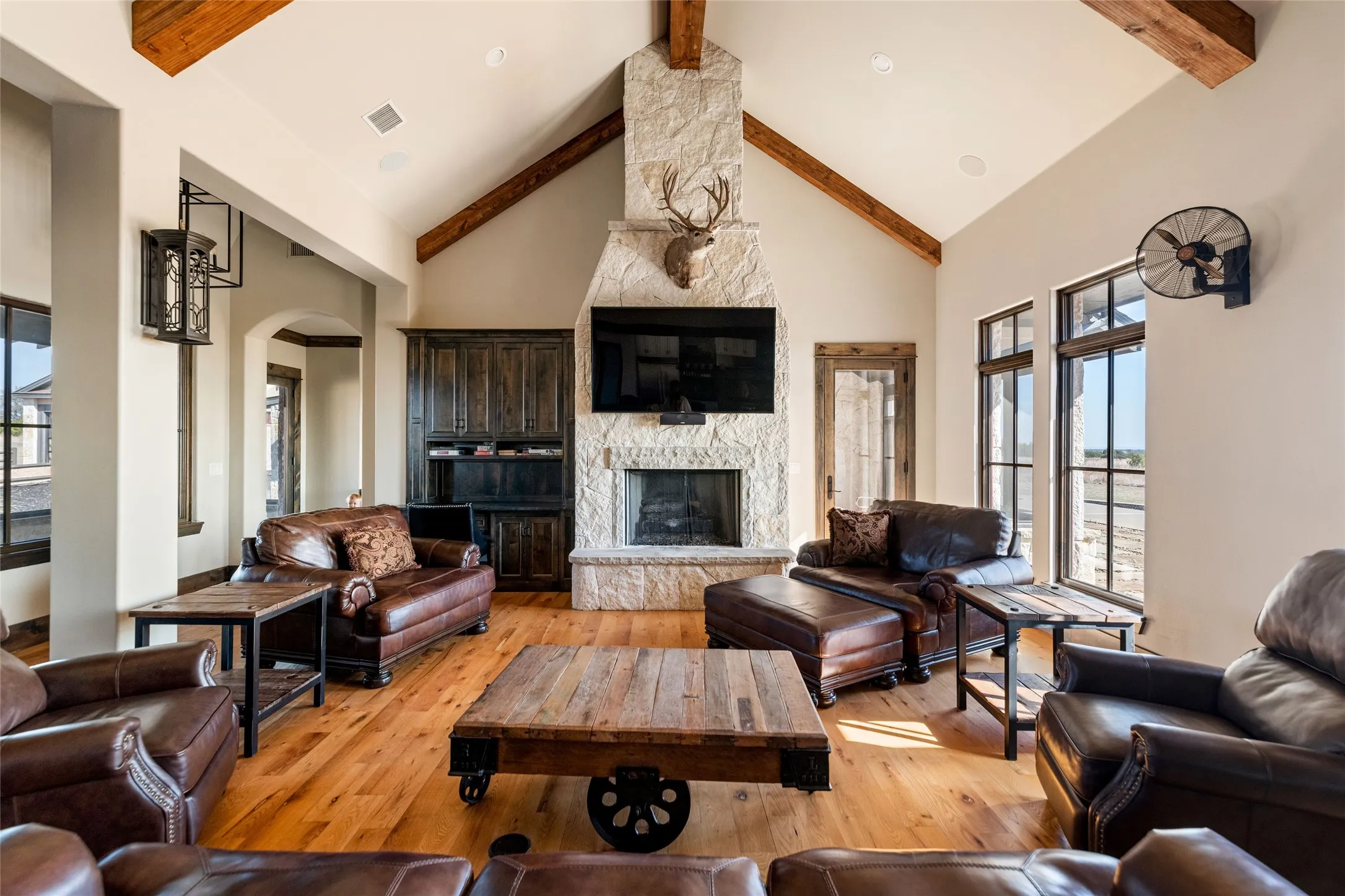 Single Family Residence For Sale in Somervell County , 1231 PR 21, Glen Rose, Texas 76690, 3 Bedroom, 4 Bathroom, 4 Garage spaces, 3,535 Sqft, built in 2018, Preowned, mls#21181368, Real Estate Agent in Glen Rose, Homes For Sale in Somervell county, Homes For Sale in Glen Rose, Realtor in Glen Rose Texas, Real Estate Brokerage Independent Realty Texas, Luminita Cordes Realtor