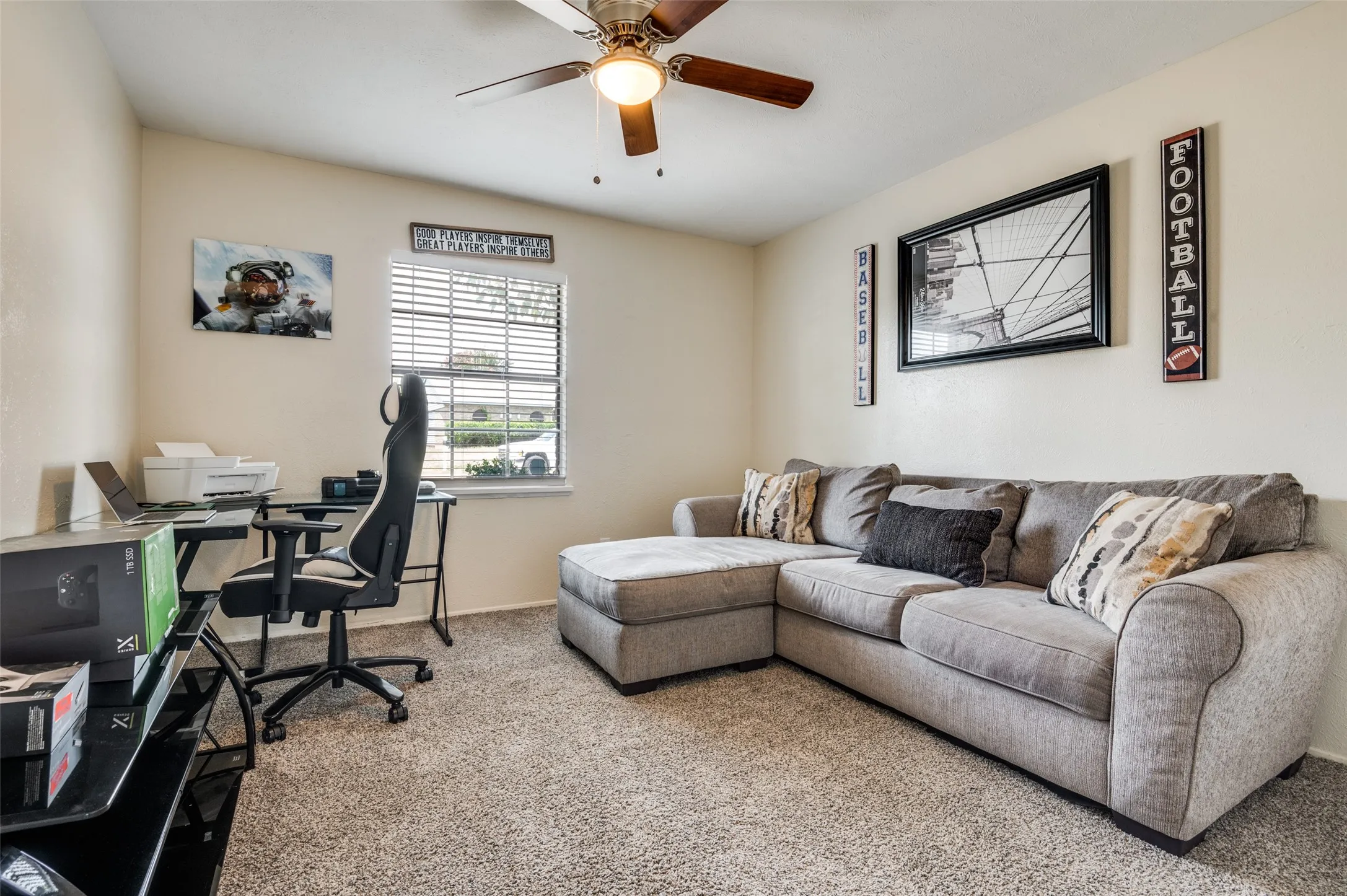 Single Family Residence For Sale in Dallas County , 10222 Red Maple Drive, Dallas, Texas 75249, 3 Bedrooms, 2 Bathrooms, 2 Garage spaces, 1,325 Sqft, built in 1979, Price $282,500, mls#21202013, Real Estate Agent in Dallas, Homes For Sale in Dallas county, Homes For Sale in Dallas, Realtor in Dallas Texas, Real Estate Brokerage Independent Realty Texas, Luminita Cordes Realtor