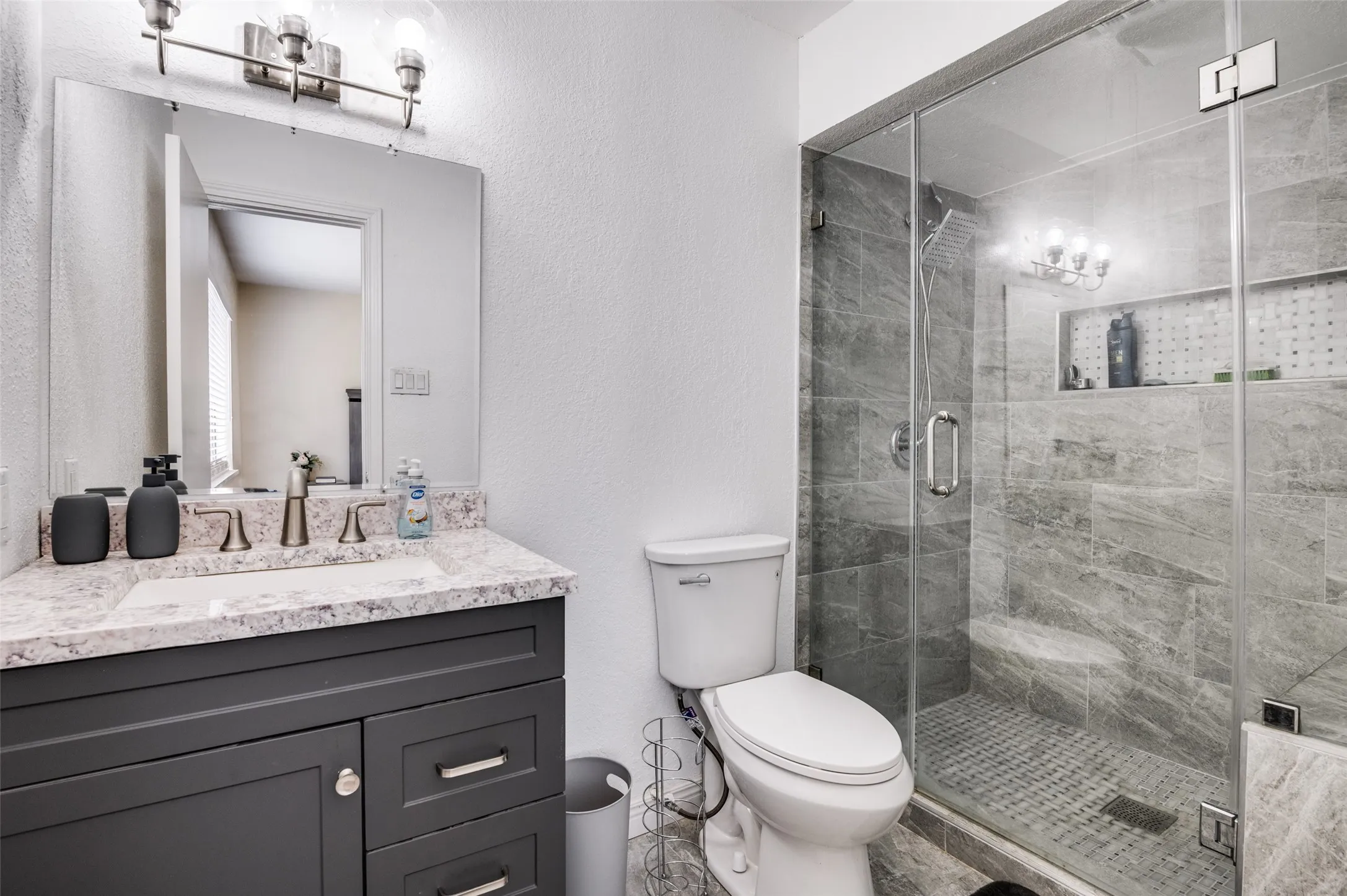 Single Family Residence For Sale in Dallas County , 10222 Red Maple Drive, Dallas, Texas 75249, 3 Bedrooms, 2 Bathrooms, 2 Garage spaces, 1,325 Sqft, built in 1979, Price $282,500, mls#21202013, Real Estate Agent in Dallas, Homes For Sale in Dallas county, Homes For Sale in Dallas, Realtor in Dallas Texas, Real Estate Brokerage Independent Realty Texas, Luminita Cordes Realtor