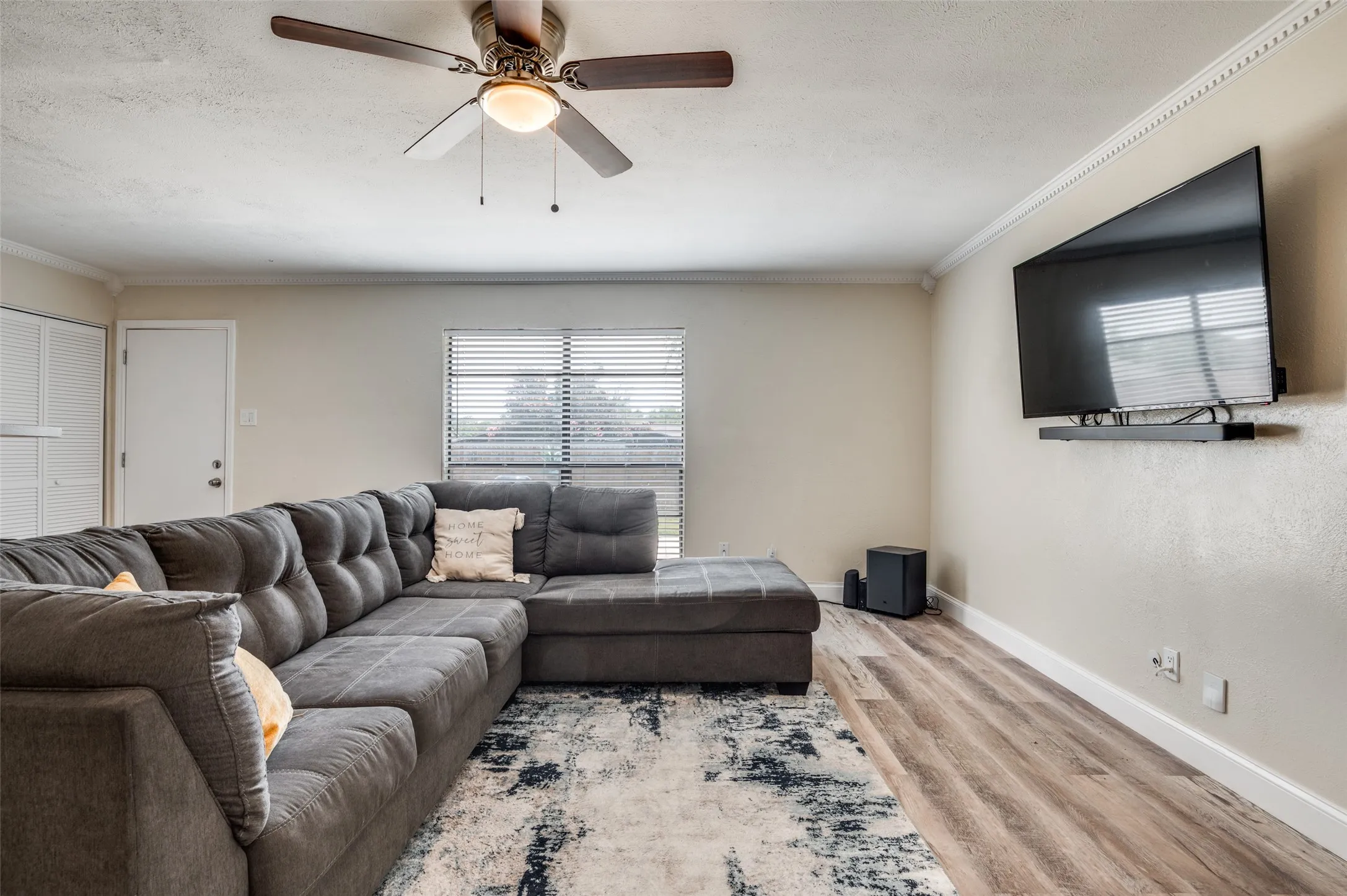 Single Family Residence For Sale in Dallas County , 10222 Red Maple Drive, Dallas, Texas 75249, 3 Bedrooms, 2 Bathrooms, 2 Garage spaces, 1,325 Sqft, built in 1979, Price $282,500, mls#21202013, Real Estate Agent in Dallas, Homes For Sale in Dallas county, Homes For Sale in Dallas, Realtor in Dallas Texas, Real Estate Brokerage Independent Realty Texas, Luminita Cordes Realtor