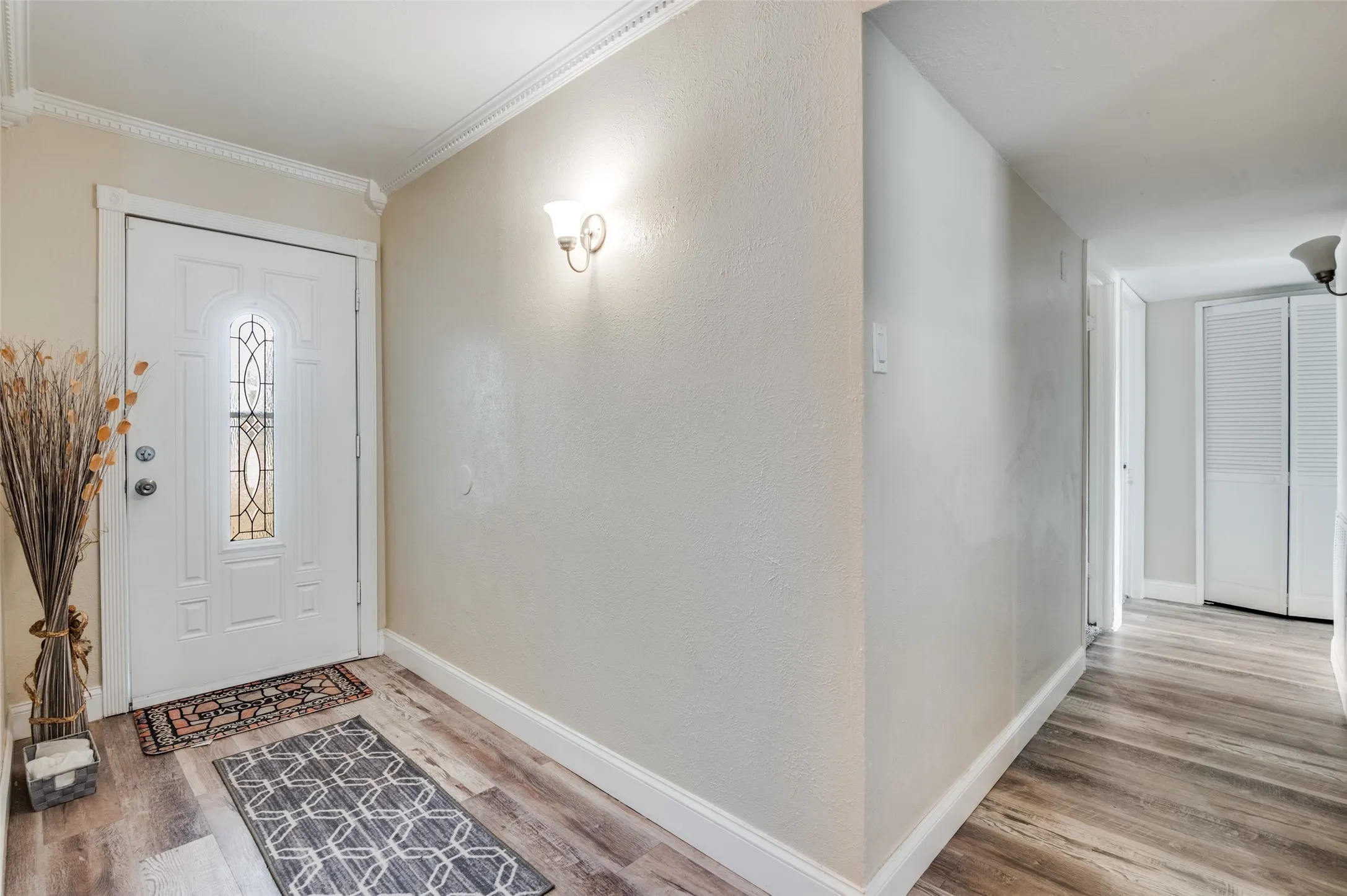 Single Family Residence For Sale in Dallas County , 10222 Red Maple Drive, Dallas, Texas 75249, 3 Bedrooms, 2 Bathrooms, 2 Garage spaces, 1,325 Sqft, built in 1979, Price $282,500, mls#21202013, Real Estate Agent in Dallas, Homes For Sale in Dallas county, Homes For Sale in Dallas, Realtor in Dallas Texas, Real Estate Brokerage Independent Realty Texas, Luminita Cordes Realtor