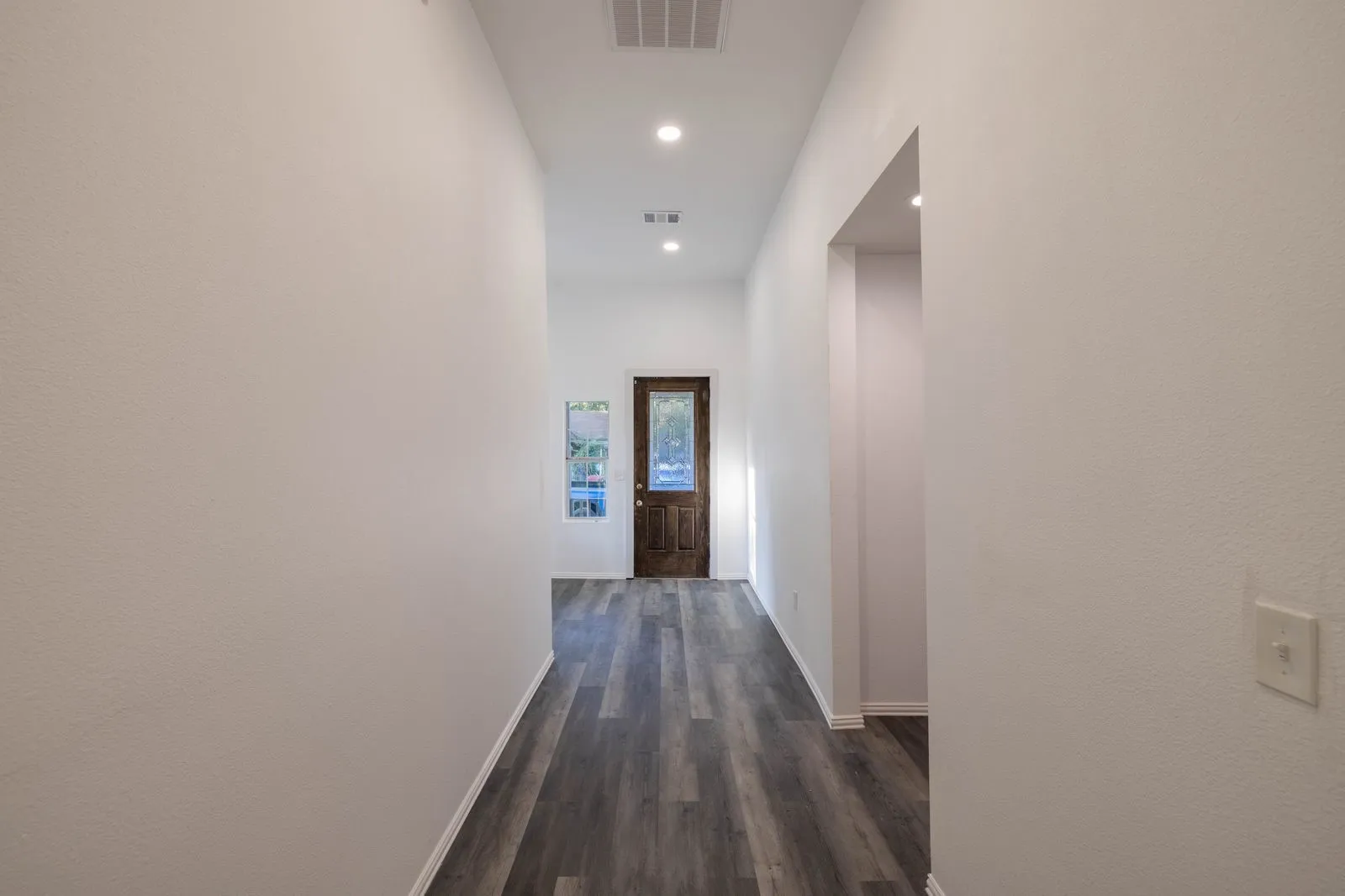 Single Family Residence For Sale in Fannin County , 415 W 7th Street, Bonham, Texas 75418, 3 Bedroom, 2 Bathroom, Garage spaces, 1,406 Sqft, built in 1905, Preowned, mls#21201740, Real Estate Agent in Bonham, Homes For Sale in Fannin county, Homes For Sale in Bonham, Realtor in Bonham Texas, Real Estate Brokerage Independent Realty Texas, Luminita Cordes Realtor