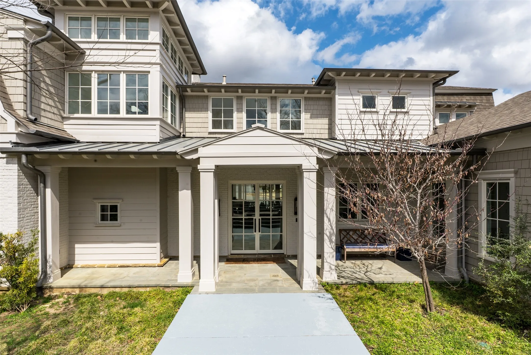Single Family Residence For Sale in Henderson County , 13220 Dodds Landing, Malakoff, Texas 75148, 5 Bedroom, 7 Bathroom, 2 Garage spaces, 5,887 Sqft, built in 2017, mls#21200655, Real Estate Agent in Malakoff, Homes For Sale in Henderson county, Homes For Sale in Malakoff, Realtor in Malakoff Texas, Real Estate Brokerage Independent Realty Texas, Luminita Cordes Realtor