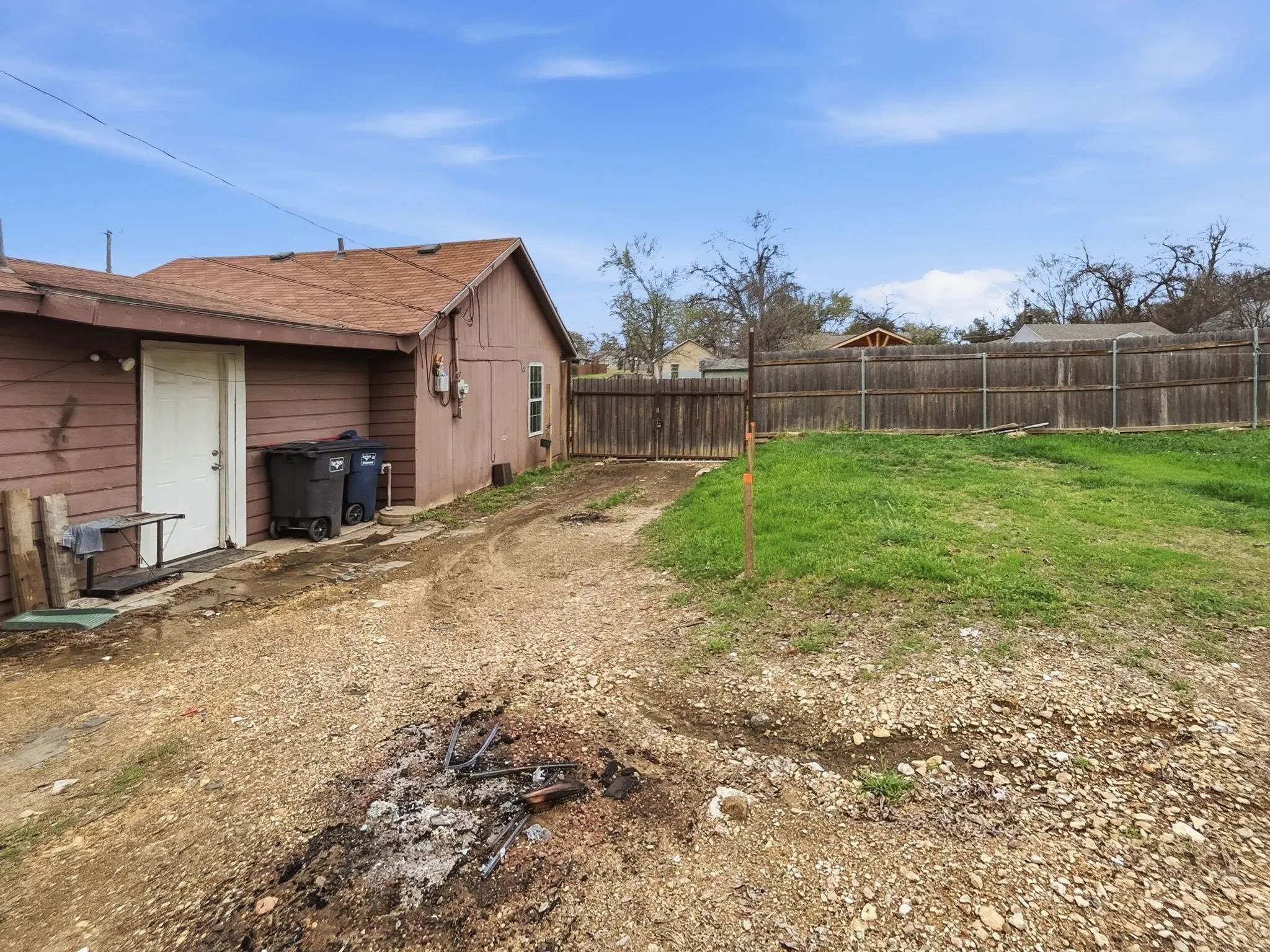 Single Family Residence For Sale in Tarrant County , 3000 Avenue M, Fort Worth, Texas 76105, 3 Bedroom, 2 Bathroom, Garage spaces, 768 Sqft, built in 1920, mls#21202152, Real Estate Agent in Fort Worth, Homes For Sale in Tarrant county, Homes For Sale in Fort Worth, Realtor in Fort Worth Texas, Real Estate Brokerage Independent Realty Texas, Luminita Cordes Realtor