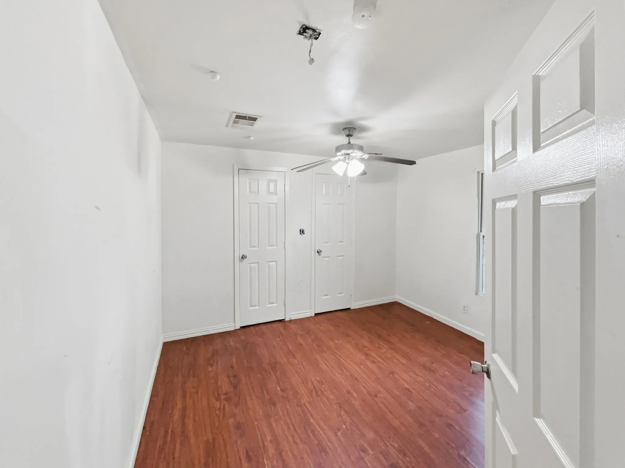 Single Family Residence For Sale in Tarrant County , 3000 Avenue M, Fort Worth, Texas 76105, 3 Bedroom, 2 Bathroom, Garage spaces, 768 Sqft, built in 1920, mls#21202152, Real Estate Agent in Fort Worth, Homes For Sale in Tarrant county, Homes For Sale in Fort Worth, Realtor in Fort Worth Texas, Real Estate Brokerage Independent Realty Texas, Luminita Cordes Realtor