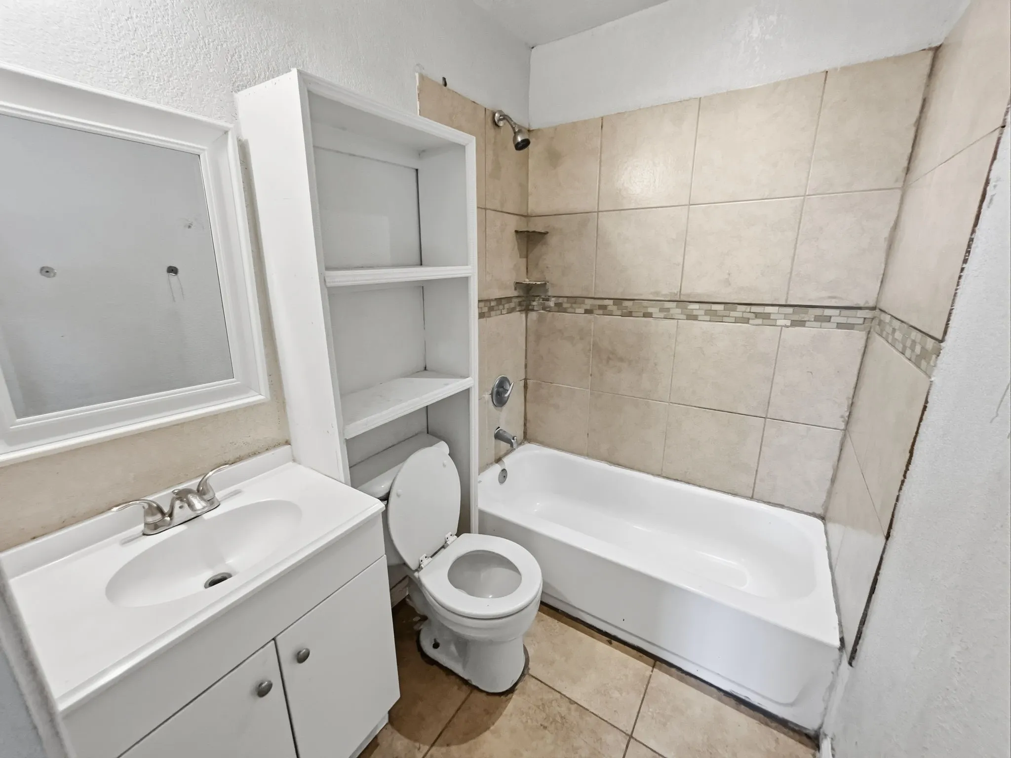 Single Family Residence For Sale in Tarrant County , 3000 Avenue M, Fort Worth, Texas 76105, 3 Bedroom, 2 Bathroom, Garage spaces, 768 Sqft, built in 1920, mls#21202152, Real Estate Agent in Fort Worth, Homes For Sale in Tarrant county, Homes For Sale in Fort Worth, Realtor in Fort Worth Texas, Real Estate Brokerage Independent Realty Texas, Luminita Cordes Realtor
