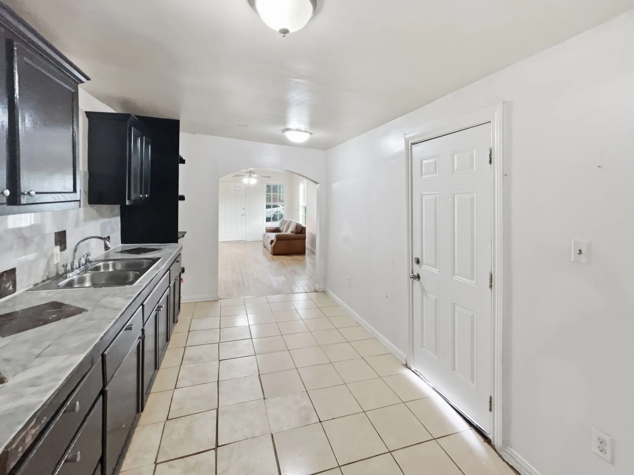 Single Family Residence For Sale in Tarrant County , 3000 Avenue M, Fort Worth, Texas 76105, 3 Bedroom, 2 Bathroom, Garage spaces, 768 Sqft, built in 1920, mls#21202152, Real Estate Agent in Fort Worth, Homes For Sale in Tarrant county, Homes For Sale in Fort Worth, Realtor in Fort Worth Texas, Real Estate Brokerage Independent Realty Texas, Luminita Cordes Realtor