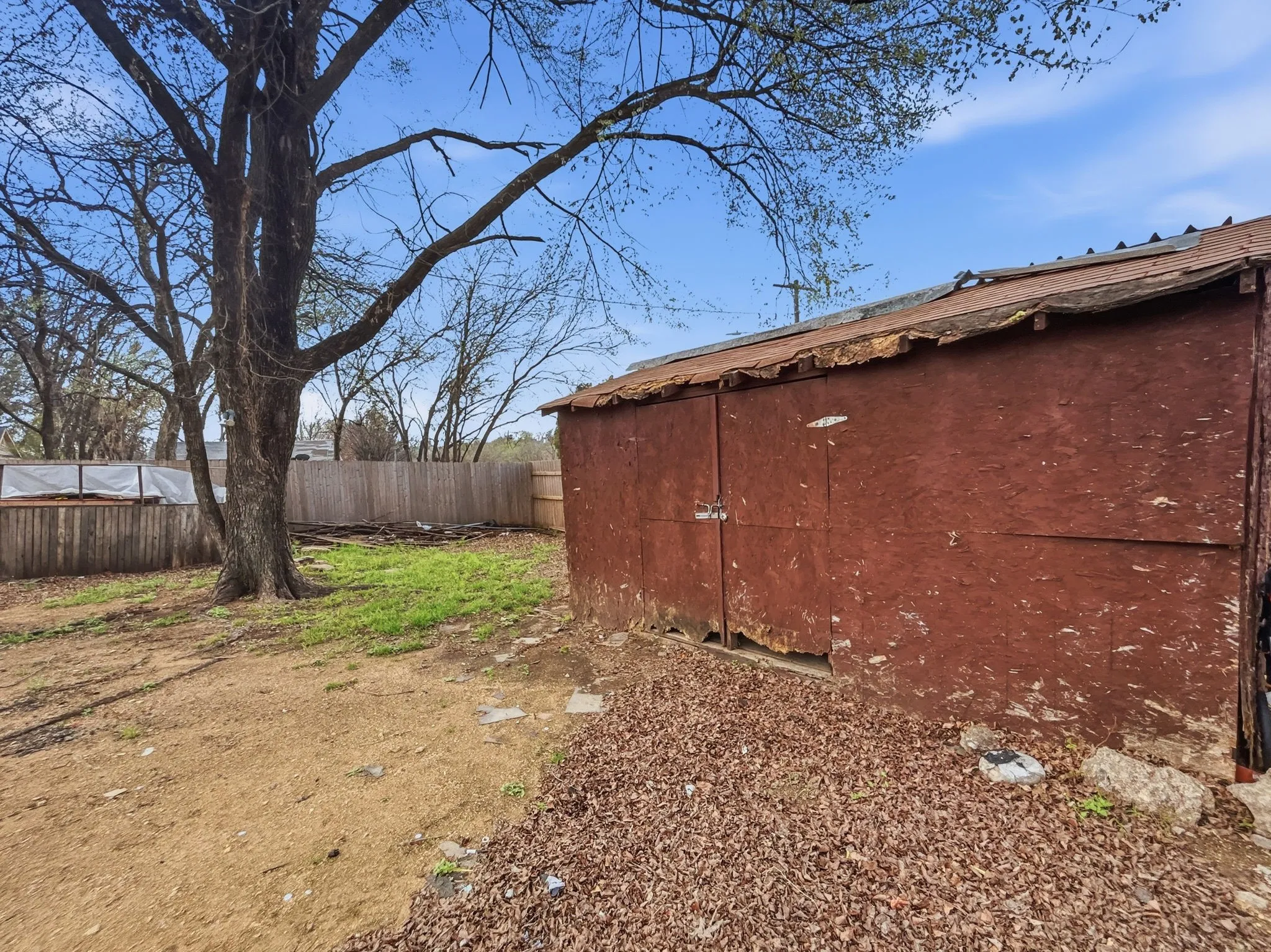 Single Family Residence For Sale in Tarrant County , 3000 Avenue M, Fort Worth, Texas 76105, 3 Bedroom, 2 Bathroom, Garage spaces, 768 Sqft, built in 1920, mls#21202152, Real Estate Agent in Fort Worth, Homes For Sale in Tarrant county, Homes For Sale in Fort Worth, Realtor in Fort Worth Texas, Real Estate Brokerage Independent Realty Texas, Luminita Cordes Realtor