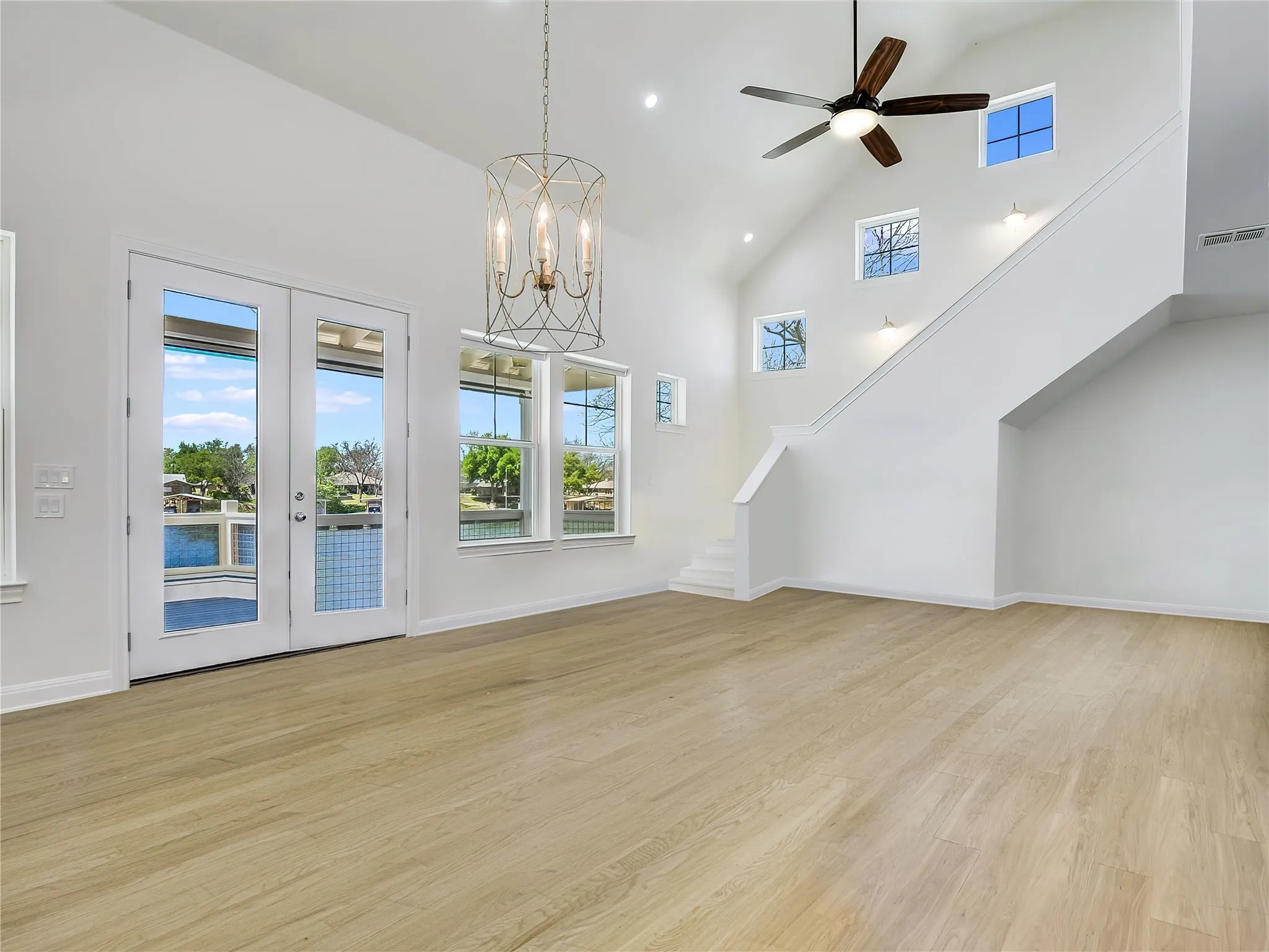 Single Family Residence For Sale in Burnet County , 1332 S Lakeside Drive, Kingsland, Texas 78611, 3 Bedrooms, 3 Bathrooms, 2 Garage spaces, 2,487 Sqft, built in 2014, Preowned, Price $1,650,000, mls#21202290, Real Estate Agent in Kingsland, Homes For Sale in Burnet county, Homes For Sale in Kingsland, Realtor in Kingsland Texas, Real Estate Brokerage Independent Realty Texas, Luminita Cordes Realtor