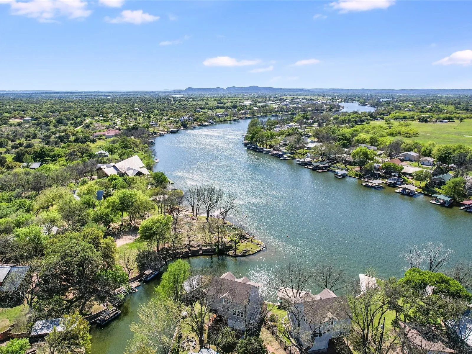 Single Family Residence For Sale in Burnet County , 1332 S Lakeside Drive, Kingsland, Texas 78611, 3 Bedrooms, 3 Bathrooms, 2 Garage spaces, 2,487 Sqft, built in 2014, Preowned, Price $1,650,000, mls#21202290, Real Estate Agent in Kingsland, Homes For Sale in Burnet county, Homes For Sale in Kingsland, Realtor in Kingsland Texas, Real Estate Brokerage Independent Realty Texas, Luminita Cordes Realtor