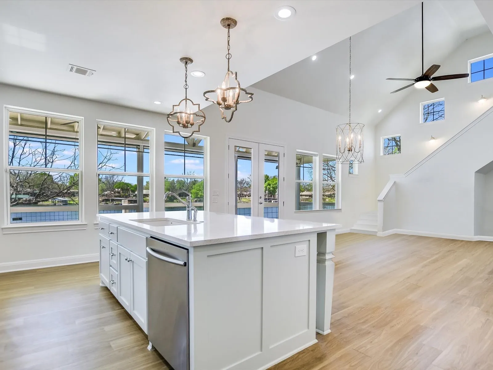 Single Family Residence For Sale in Burnet County , 1332 S Lakeside Drive, Kingsland, Texas 78611, 3 Bedrooms, 3 Bathrooms, 2 Garage spaces, 2,487 Sqft, built in 2014, Preowned, Price $1,650,000, mls#21202290, Real Estate Agent in Kingsland, Homes For Sale in Burnet county, Homes For Sale in Kingsland, Realtor in Kingsland Texas, Real Estate Brokerage Independent Realty Texas, Luminita Cordes Realtor