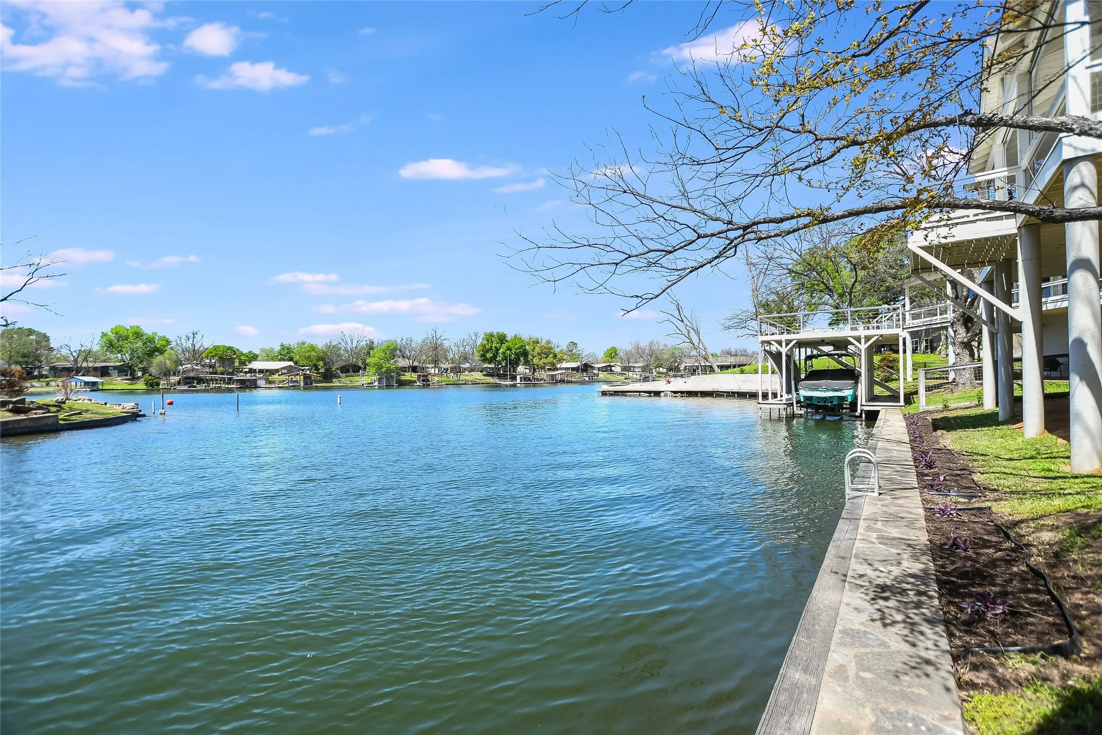Single Family Residence For Sale in Burnet County , 1332 S Lakeside Drive, Kingsland, Texas 78611, 3 Bedrooms, 3 Bathrooms, 2 Garage spaces, 2,487 Sqft, built in 2014, Preowned, Price $1,650,000, mls#21202290, Real Estate Agent in Kingsland, Homes For Sale in Burnet county, Homes For Sale in Kingsland, Realtor in Kingsland Texas, Real Estate Brokerage Independent Realty Texas, Luminita Cordes Realtor