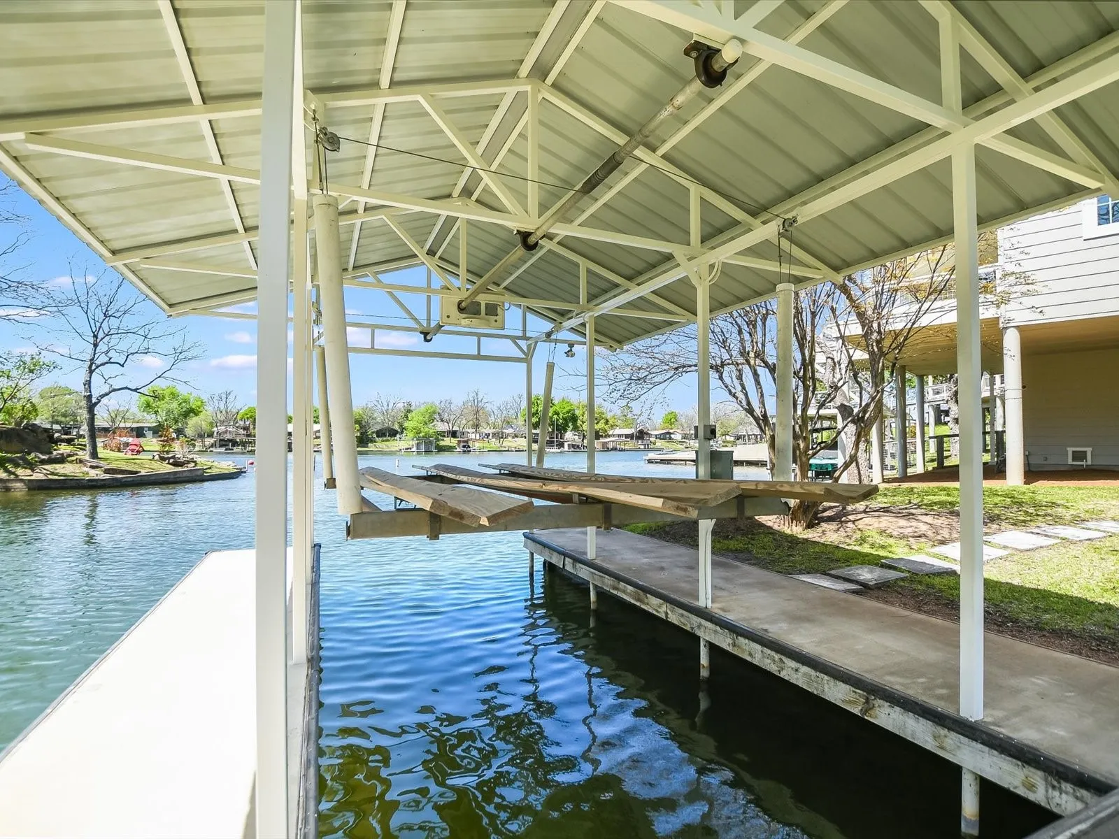Single Family Residence For Sale in Burnet County , 1332 S Lakeside Drive, Kingsland, Texas 78611, 3 Bedrooms, 3 Bathrooms, 2 Garage spaces, 2,487 Sqft, built in 2014, Preowned, Price $1,650,000, mls#21202290, Real Estate Agent in Kingsland, Homes For Sale in Burnet county, Homes For Sale in Kingsland, Realtor in Kingsland Texas, Real Estate Brokerage Independent Realty Texas, Luminita Cordes Realtor