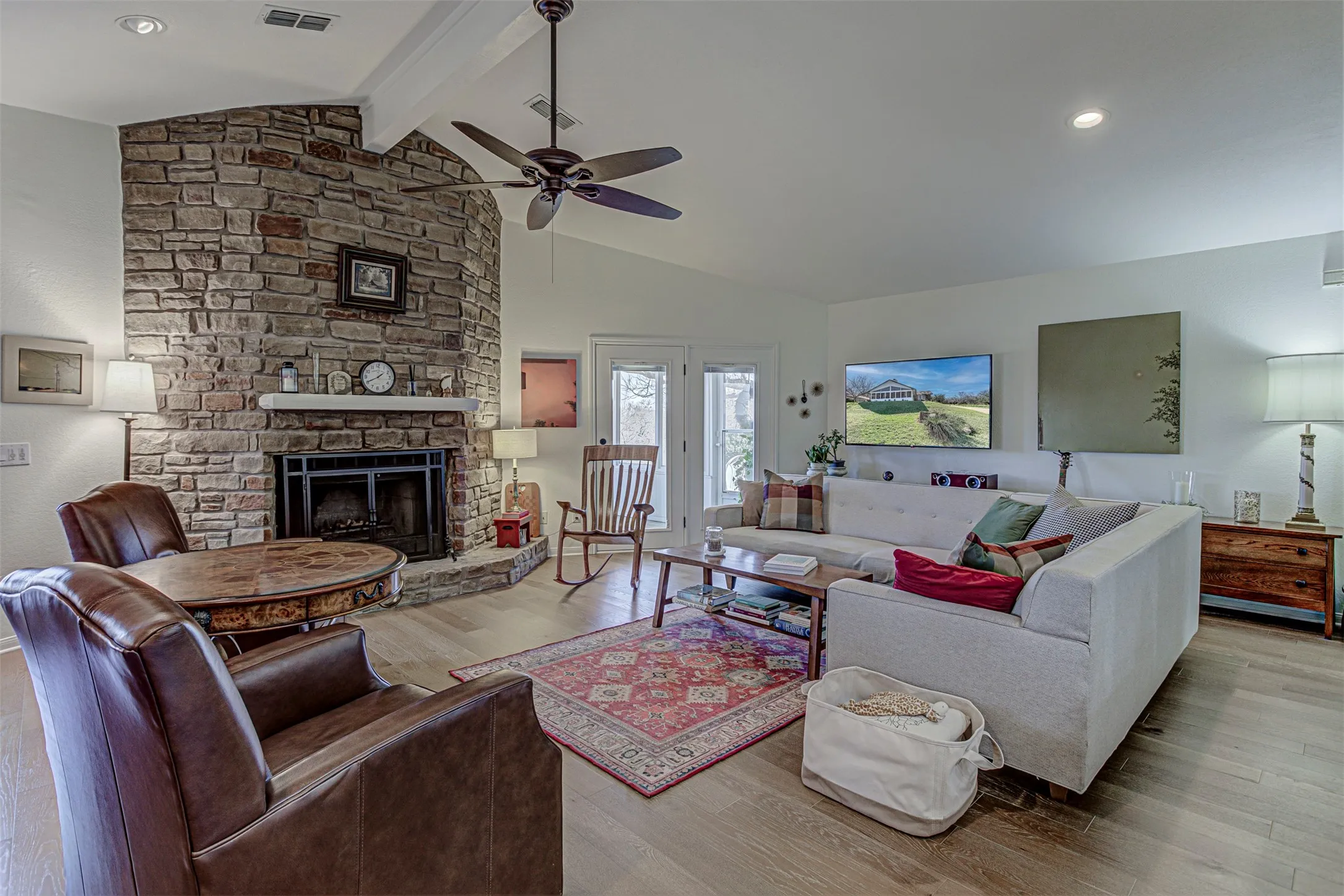 Single Family Residence For Sale in Llano County , 507 Mountain Drive, Horseshoe Bay, Texas 78657, 3 Bedroom, 2 Bathroom, 1 Garage spaces, 1,609 Sqft, built in 1985, mls#21202302, Real Estate Agent in Horseshoe Bay, Homes For Sale in Llano county, Homes For Sale in Horseshoe Bay, Realtor in Horseshoe Bay Texas, Real Estate Brokerage Independent Realty Texas, Luminita Cordes Realtor