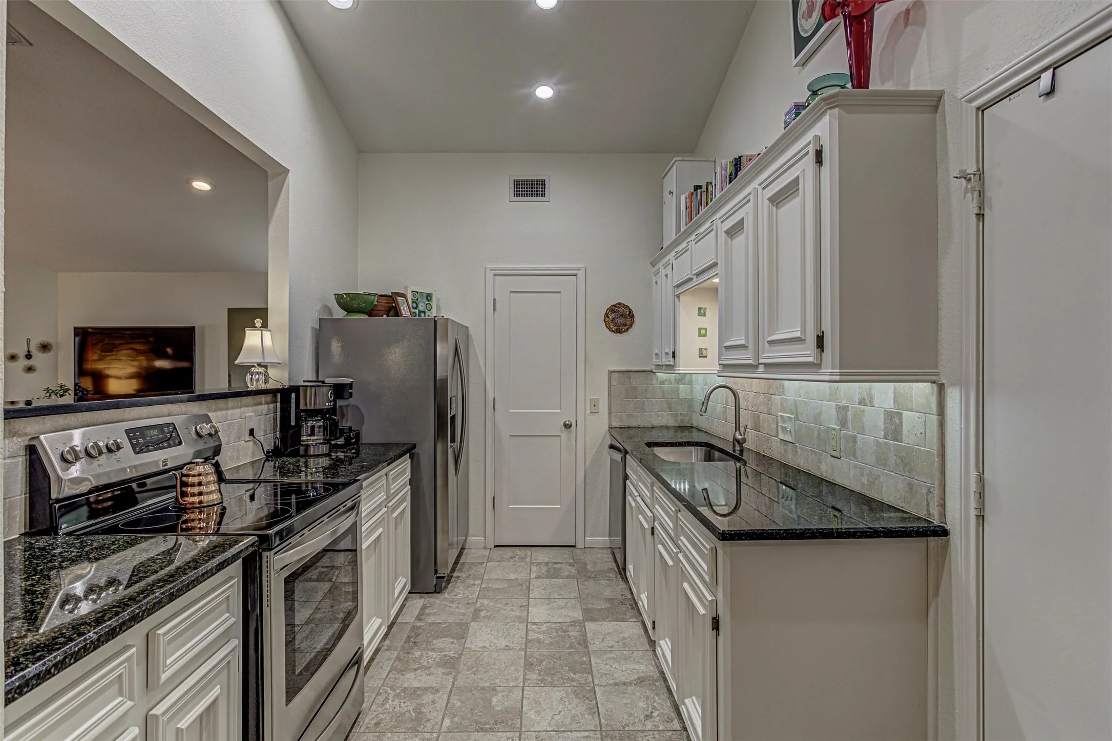 Single Family Residence For Sale in Llano County , 507 Mountain Drive, Horseshoe Bay, Texas 78657, 3 Bedroom, 2 Bathroom, 1 Garage spaces, 1,609 Sqft, built in 1985, mls#21202302, Real Estate Agent in Horseshoe Bay, Homes For Sale in Llano county, Homes For Sale in Horseshoe Bay, Realtor in Horseshoe Bay Texas, Real Estate Brokerage Independent Realty Texas, Luminita Cordes Realtor