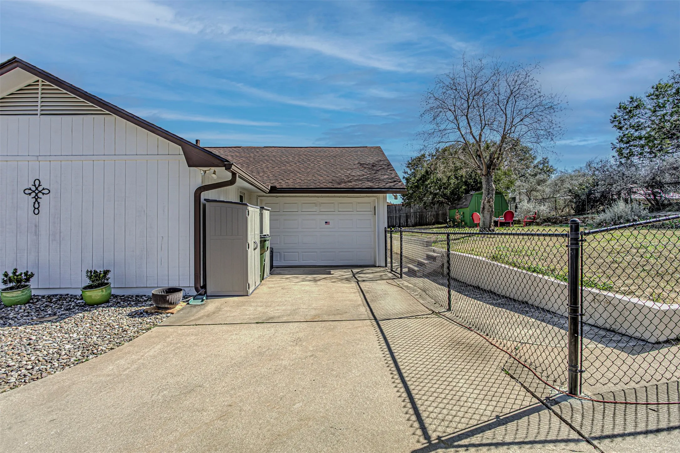 Single Family Residence For Sale in Llano County , 507 Mountain Drive, Horseshoe Bay, Texas 78657, 3 Bedroom, 2 Bathroom, 1 Garage spaces, 1,609 Sqft, built in 1985, mls#21202302, Real Estate Agent in Horseshoe Bay, Homes For Sale in Llano county, Homes For Sale in Horseshoe Bay, Realtor in Horseshoe Bay Texas, Real Estate Brokerage Independent Realty Texas, Luminita Cordes Realtor