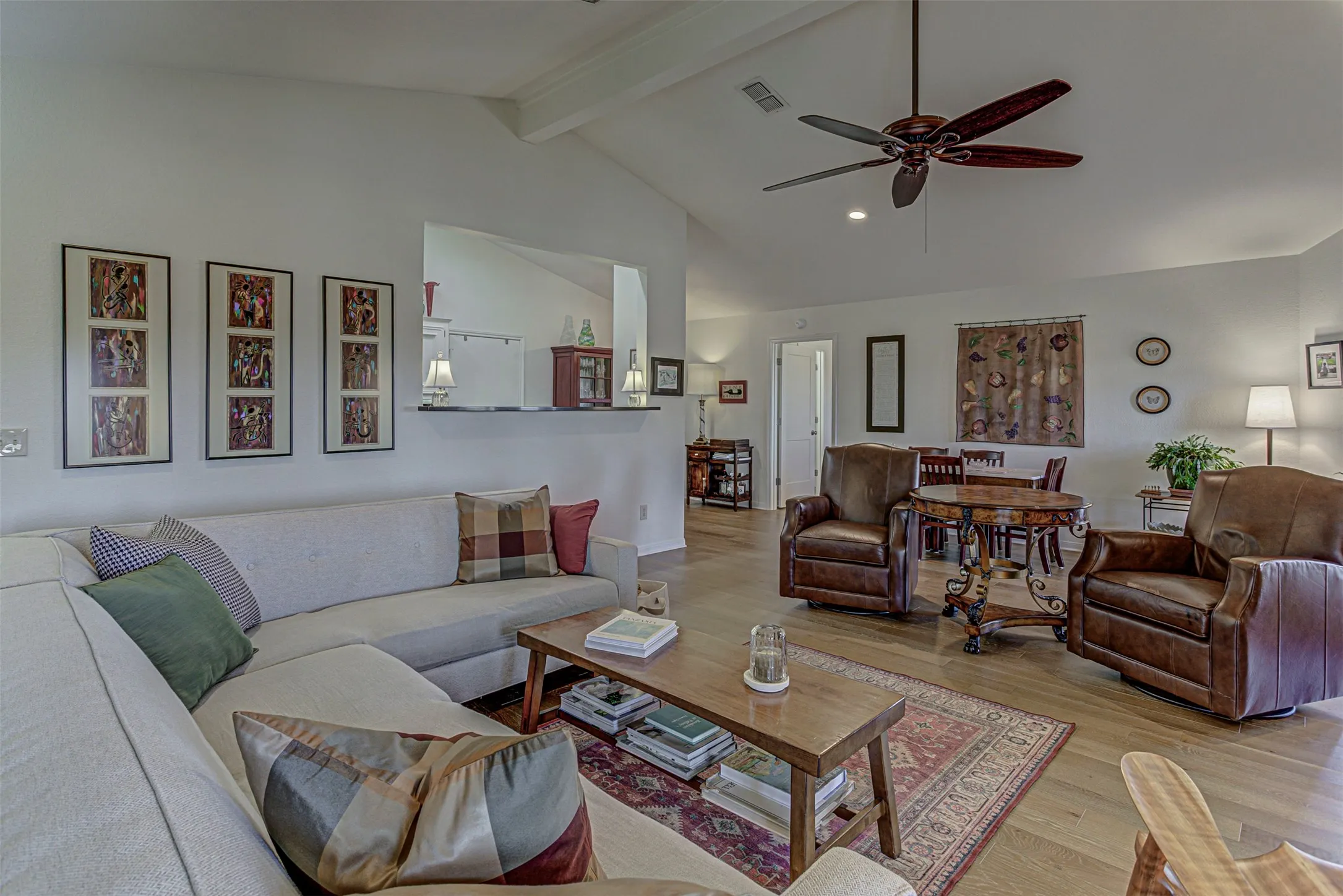 Single Family Residence For Sale in Llano County , 507 Mountain Drive, Horseshoe Bay, Texas 78657, 3 Bedroom, 2 Bathroom, 1 Garage spaces, 1,609 Sqft, built in 1985, mls#21202302, Real Estate Agent in Horseshoe Bay, Homes For Sale in Llano county, Homes For Sale in Horseshoe Bay, Realtor in Horseshoe Bay Texas, Real Estate Brokerage Independent Realty Texas, Luminita Cordes Realtor