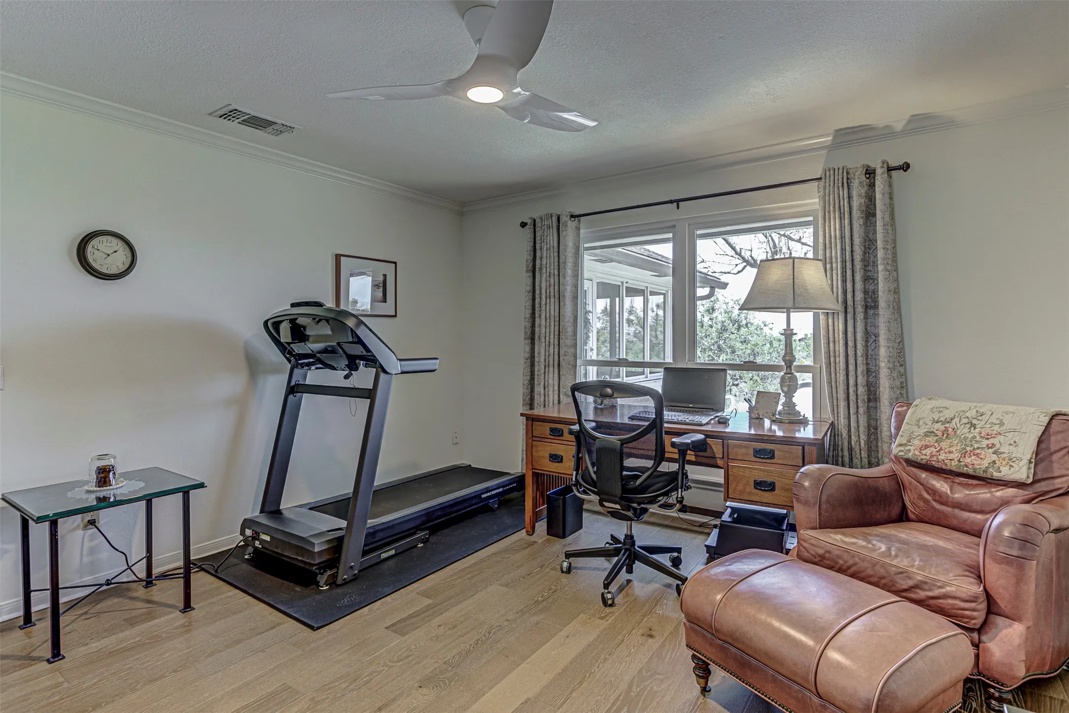 Single Family Residence For Sale in Llano County , 507 Mountain Drive, Horseshoe Bay, Texas 78657, 3 Bedroom, 2 Bathroom, 1 Garage spaces, 1,609 Sqft, built in 1985, mls#21202302, Real Estate Agent in Horseshoe Bay, Homes For Sale in Llano county, Homes For Sale in Horseshoe Bay, Realtor in Horseshoe Bay Texas, Real Estate Brokerage Independent Realty Texas, Luminita Cordes Realtor
