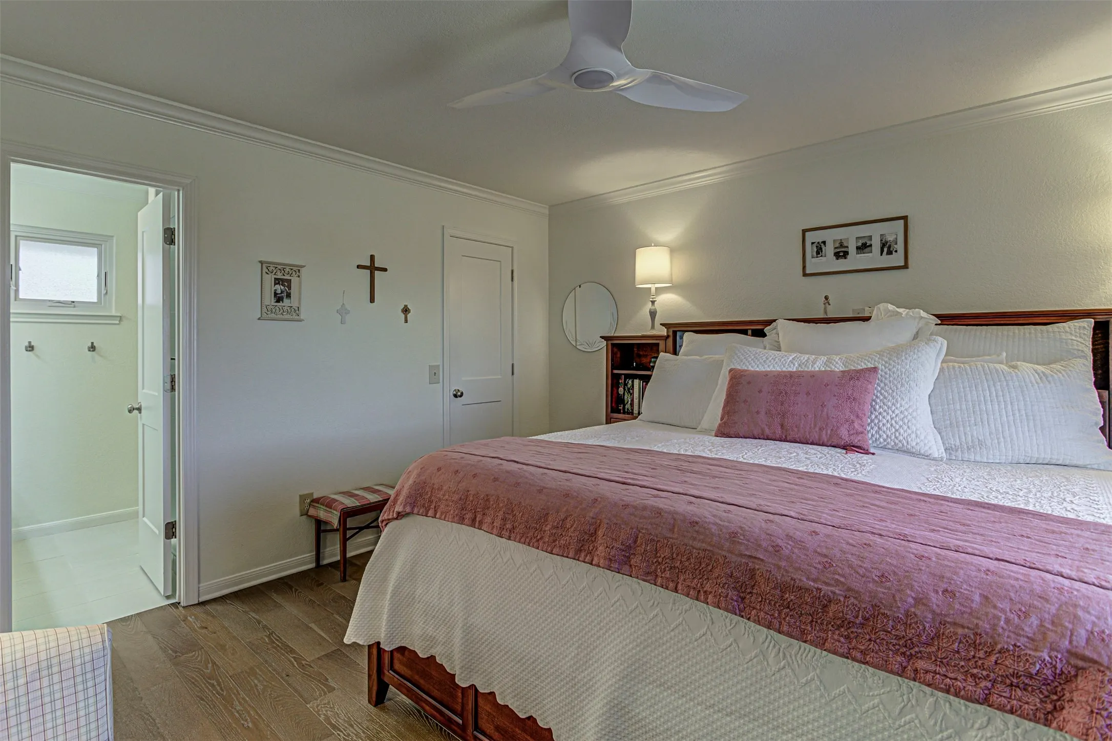 Single Family Residence For Sale in Llano County , 507 Mountain Drive, Horseshoe Bay, Texas 78657, 3 Bedroom, 2 Bathroom, 1 Garage spaces, 1,609 Sqft, built in 1985, mls#21202302, Real Estate Agent in Horseshoe Bay, Homes For Sale in Llano county, Homes For Sale in Horseshoe Bay, Realtor in Horseshoe Bay Texas, Real Estate Brokerage Independent Realty Texas, Luminita Cordes Realtor