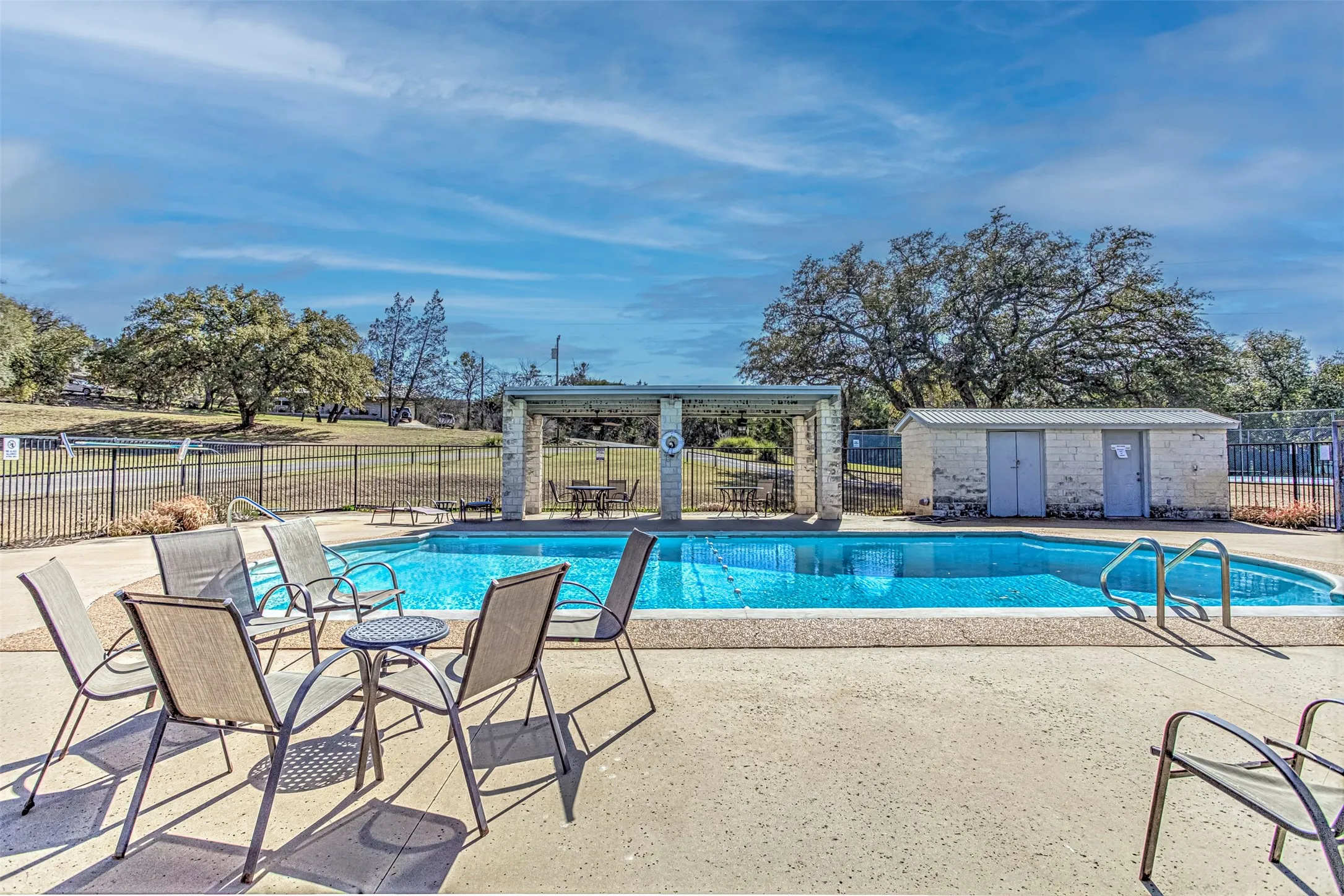Single Family Residence For Sale in Llano County , 507 Mountain Drive, Horseshoe Bay, Texas 78657, 3 Bedroom, 2 Bathroom, 1 Garage spaces, 1,609 Sqft, built in 1985, mls#21202302, Real Estate Agent in Horseshoe Bay, Homes For Sale in Llano county, Homes For Sale in Horseshoe Bay, Realtor in Horseshoe Bay Texas, Real Estate Brokerage Independent Realty Texas, Luminita Cordes Realtor