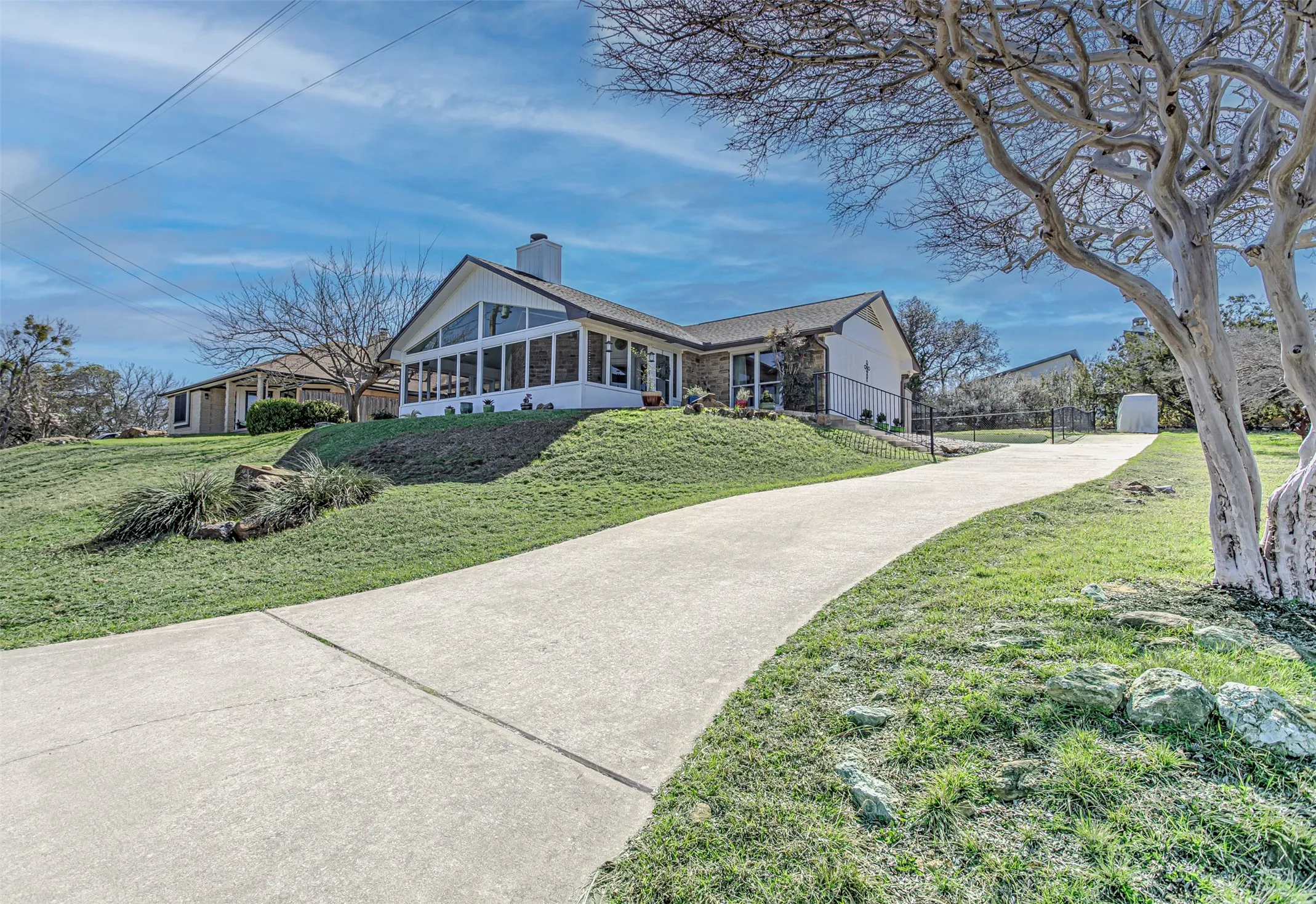 Single Family Residence For Sale in Llano County , 507 Mountain Drive, Horseshoe Bay, Texas 78657, 3 Bedroom, 2 Bathroom, 1 Garage spaces, 1,609 Sqft, built in 1985, mls#21202302, Real Estate Agent in Horseshoe Bay, Homes For Sale in Llano county, Homes For Sale in Horseshoe Bay, Realtor in Horseshoe Bay Texas, Real Estate Brokerage Independent Realty Texas, Luminita Cordes Realtor