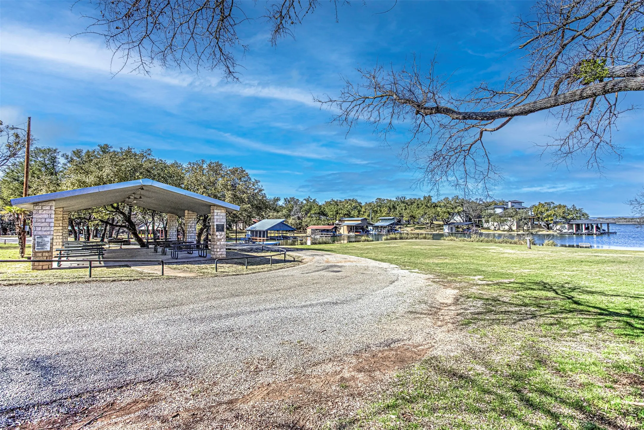 Single Family Residence For Sale in Llano County , 507 Mountain Drive, Horseshoe Bay, Texas 78657, 3 Bedroom, 2 Bathroom, 1 Garage spaces, 1,609 Sqft, built in 1985, mls#21202302, Real Estate Agent in Horseshoe Bay, Homes For Sale in Llano county, Homes For Sale in Horseshoe Bay, Realtor in Horseshoe Bay Texas, Real Estate Brokerage Independent Realty Texas, Luminita Cordes Realtor